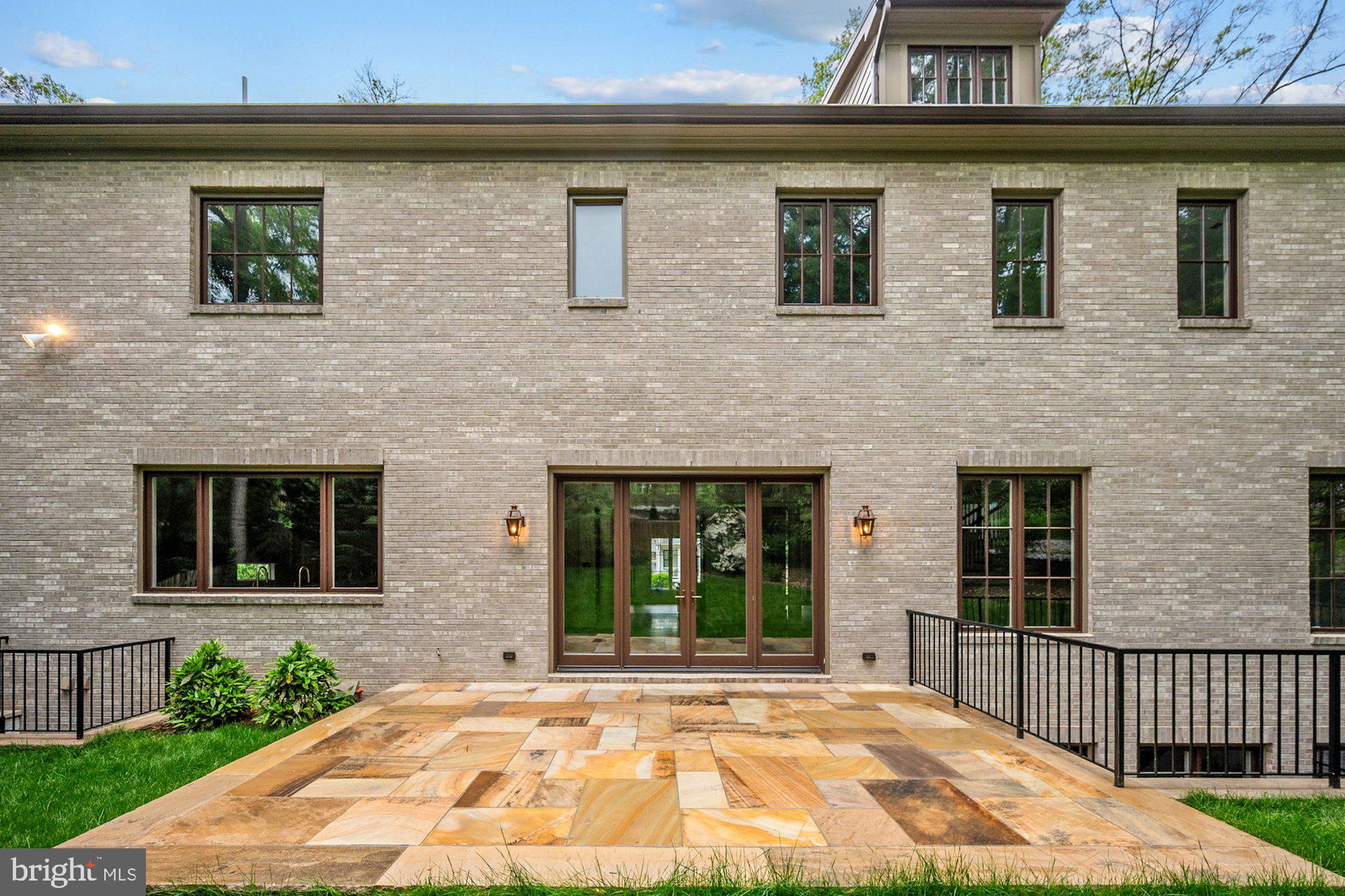 BROYHILL FOREST - Residential