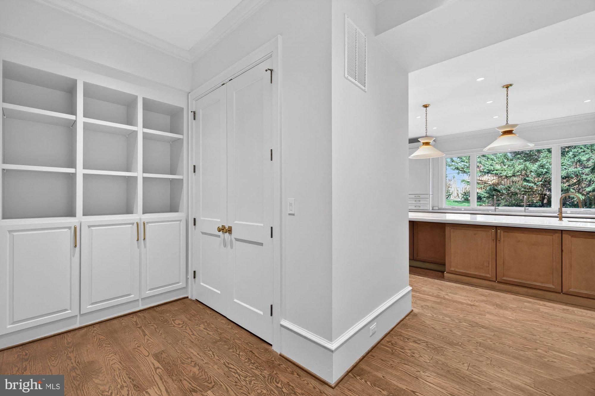 BROYHILL FOREST - Residential