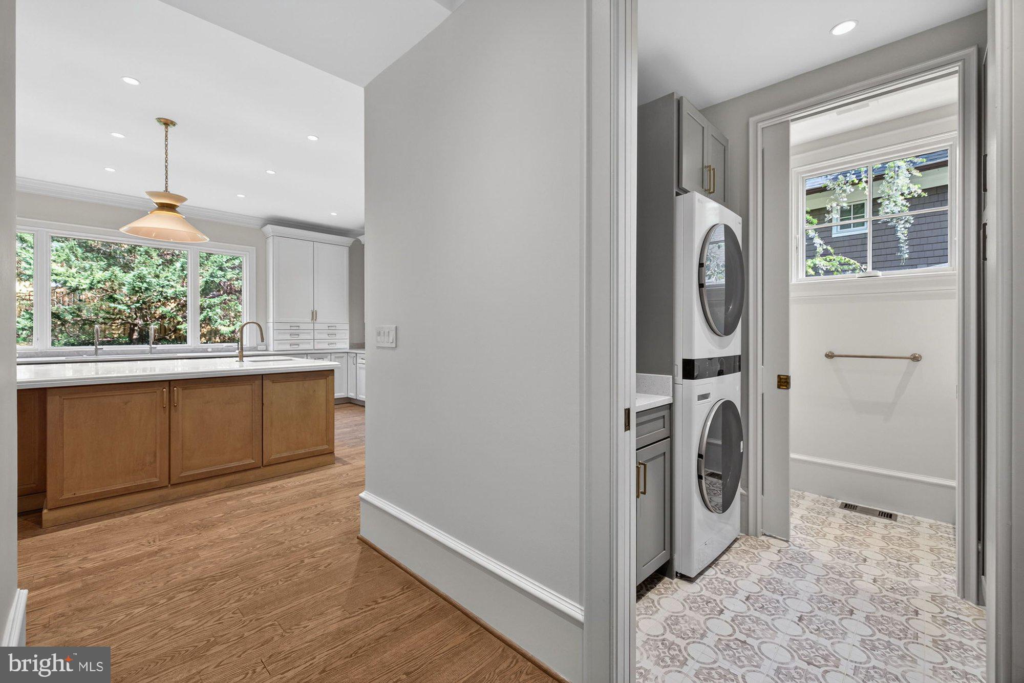 BROYHILL FOREST - Residential