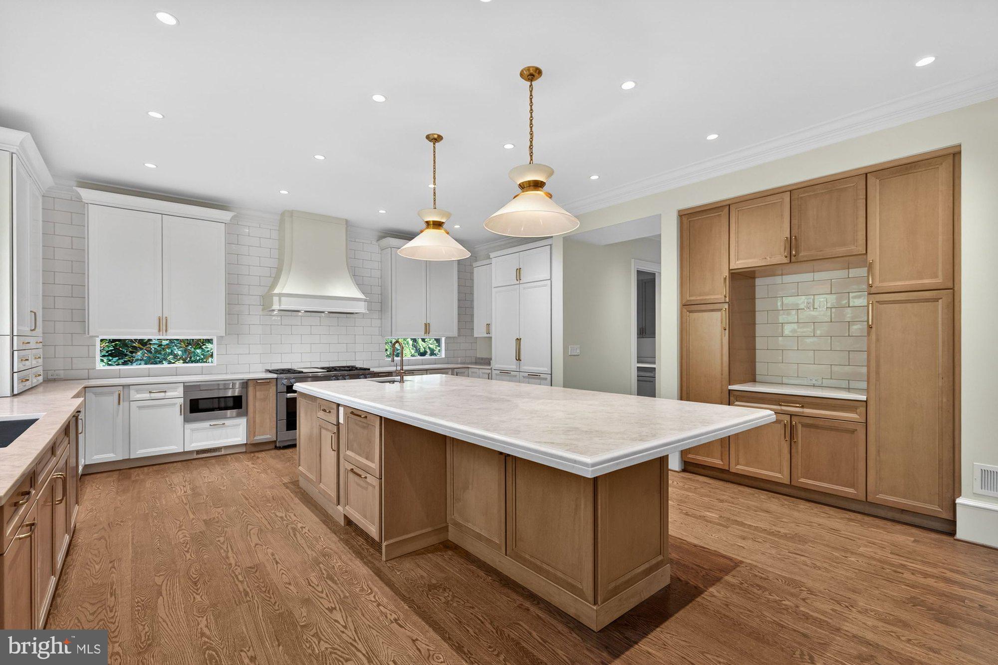 BROYHILL FOREST - Residential