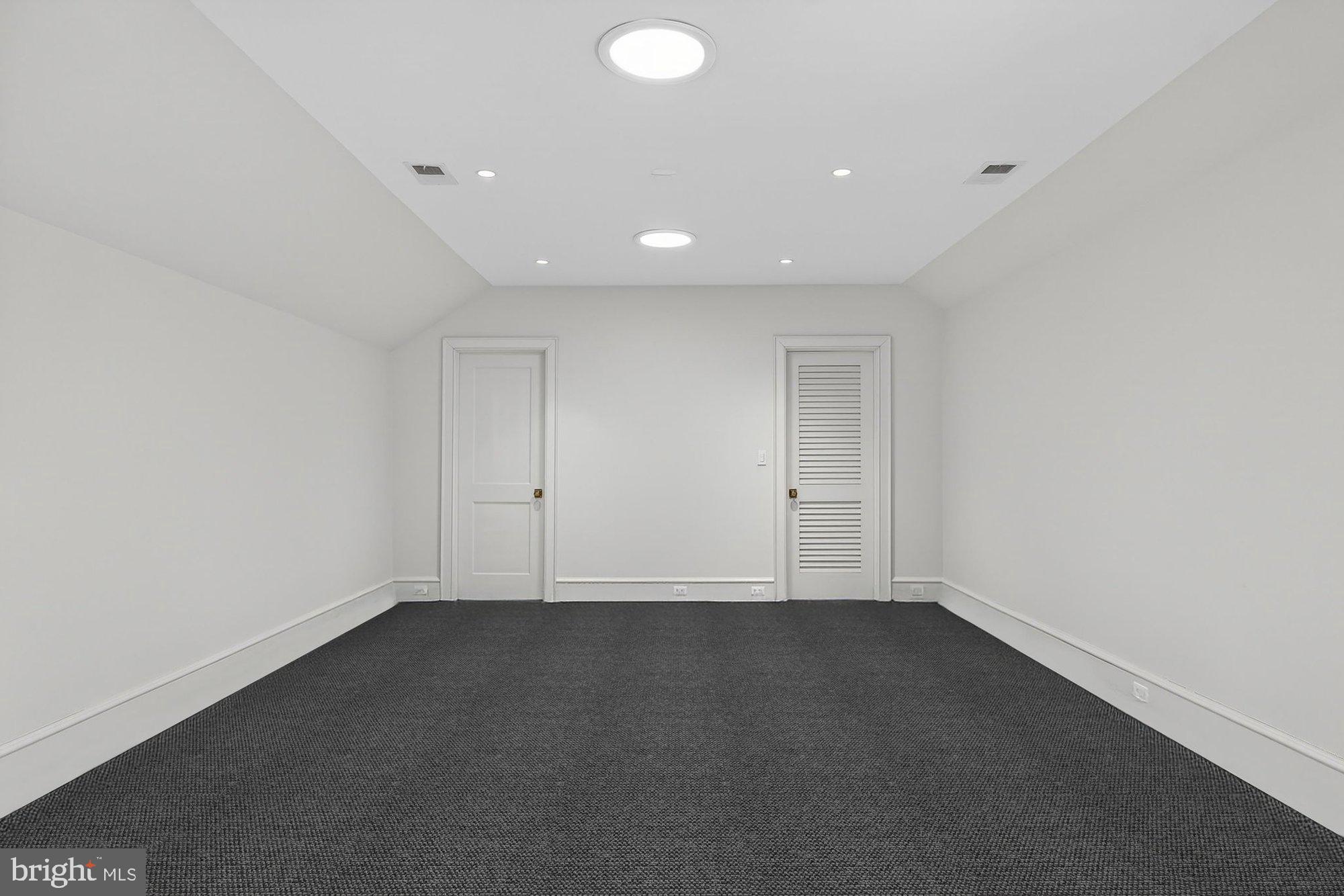 BROYHILL FOREST - Residential