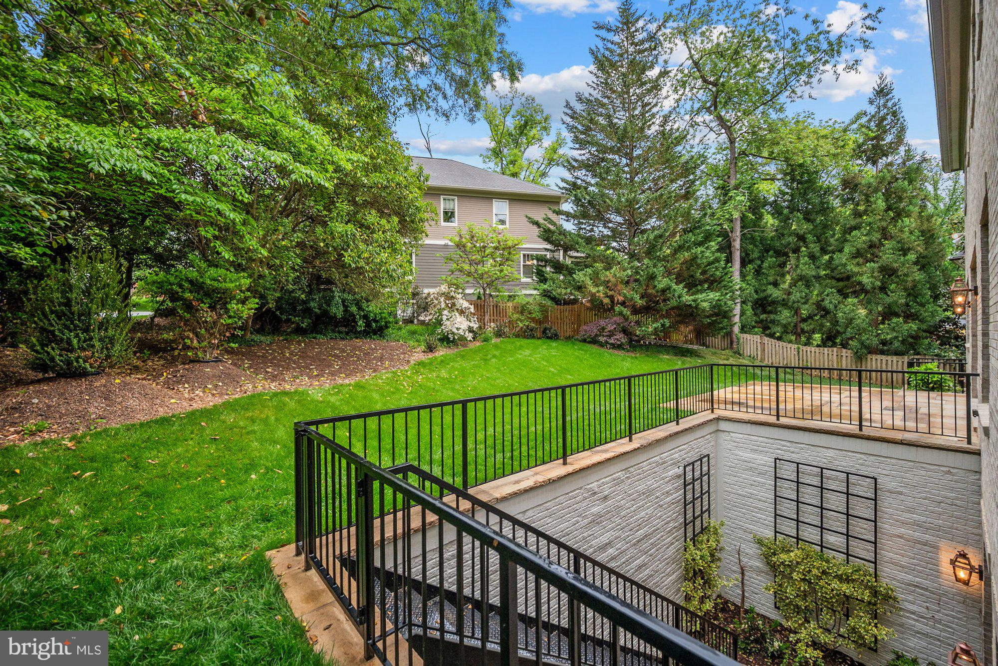 BROYHILL FOREST - Residential