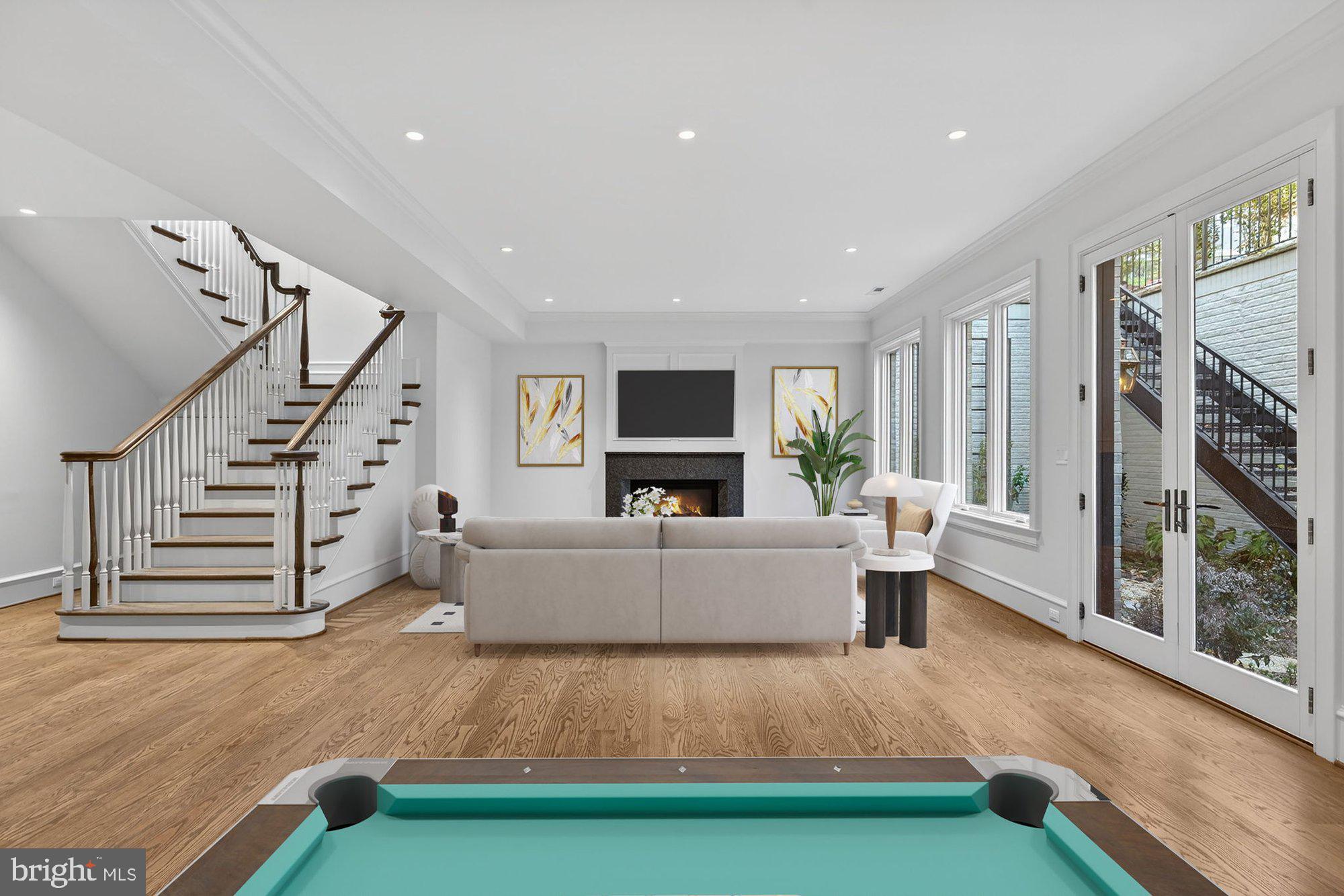 BROYHILL FOREST - Residential