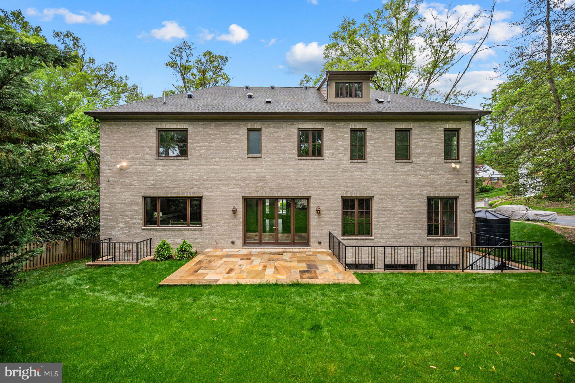 BROYHILL FOREST - Residential