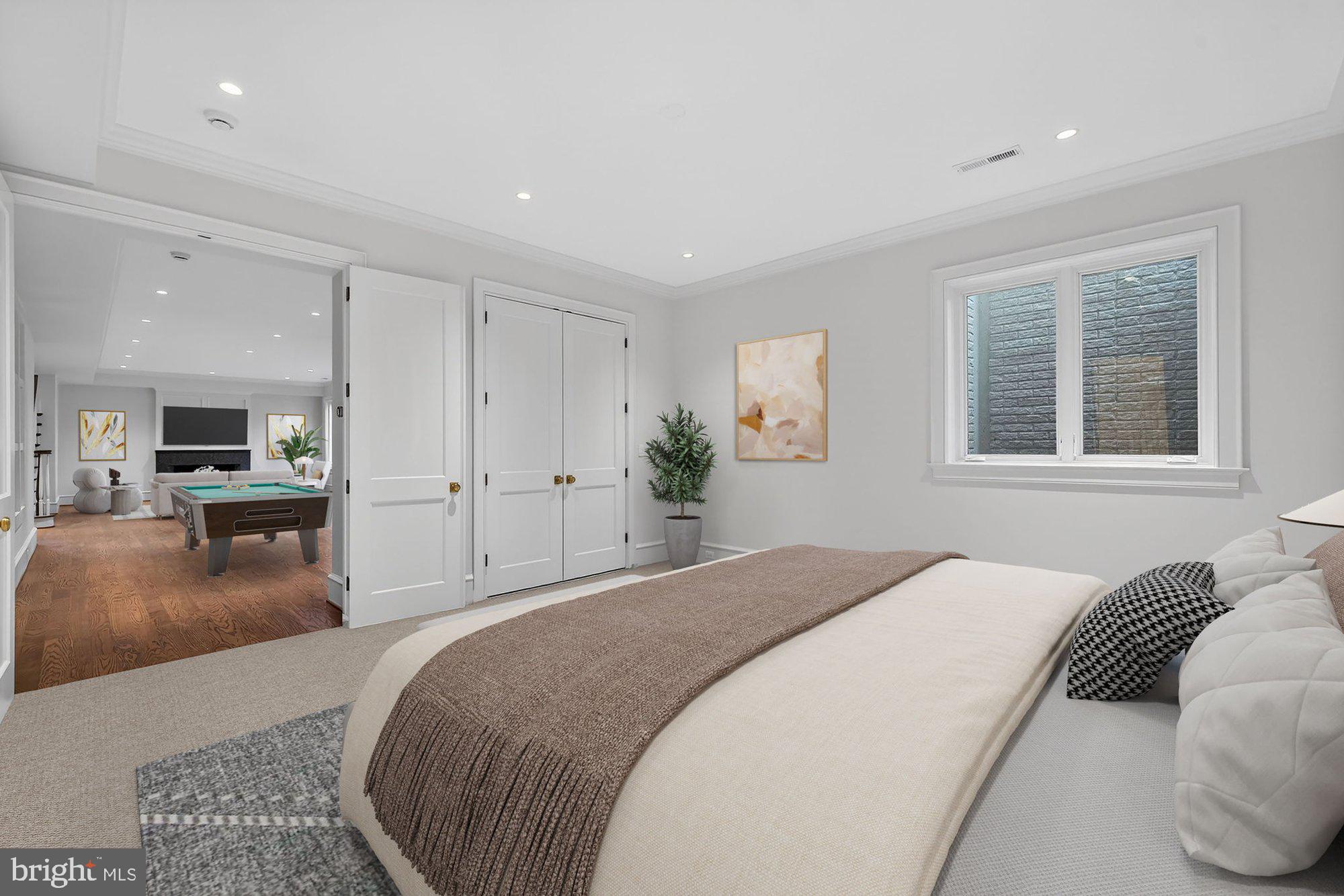 BROYHILL FOREST - Residential