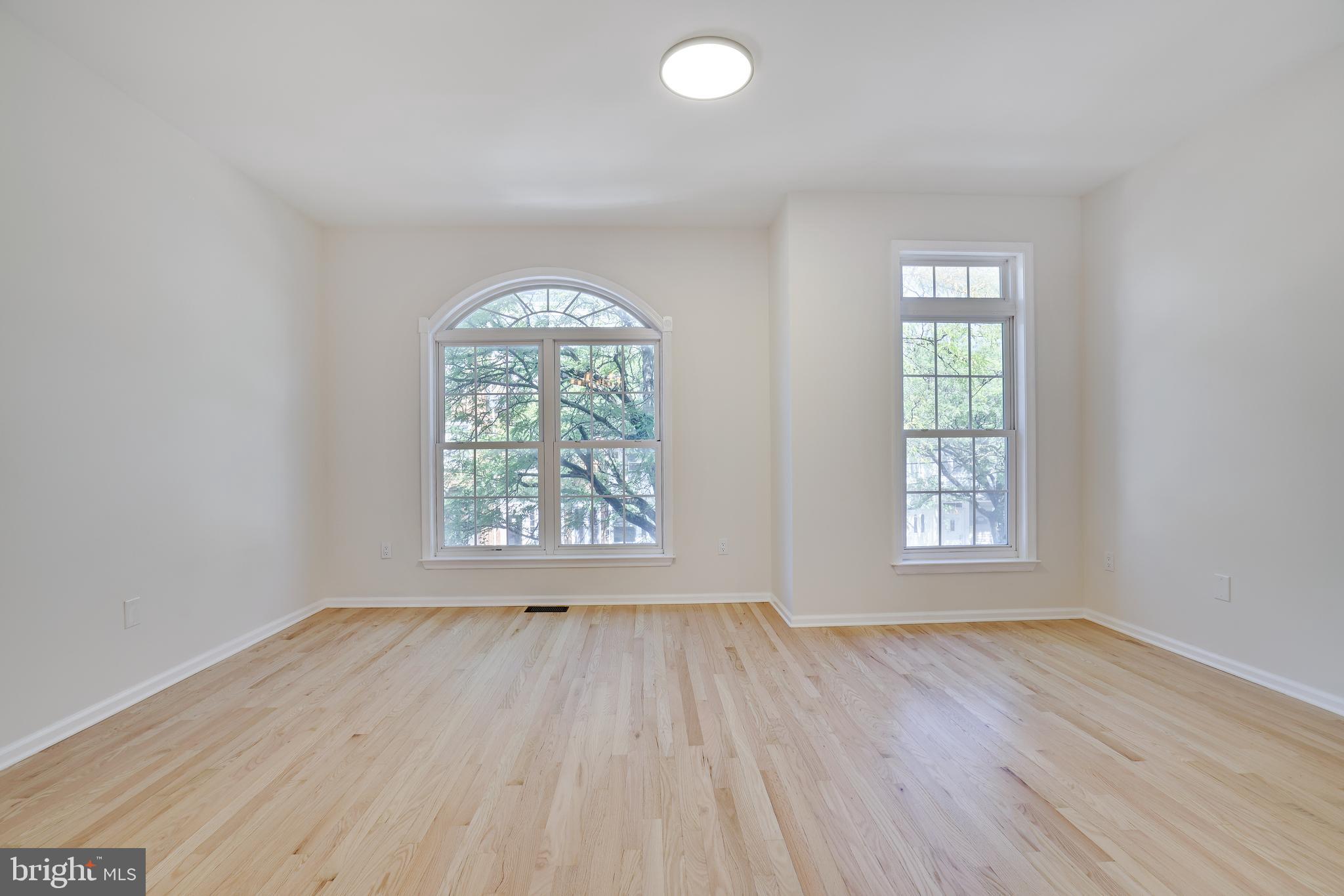 830 W WALNUT STREET 3