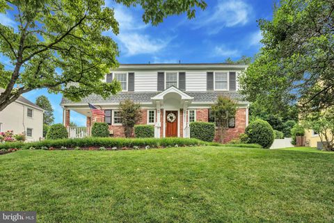 Photo of 9611 Carriage Road, Kensington, MD 20895 (MLS # MDMC2136120)