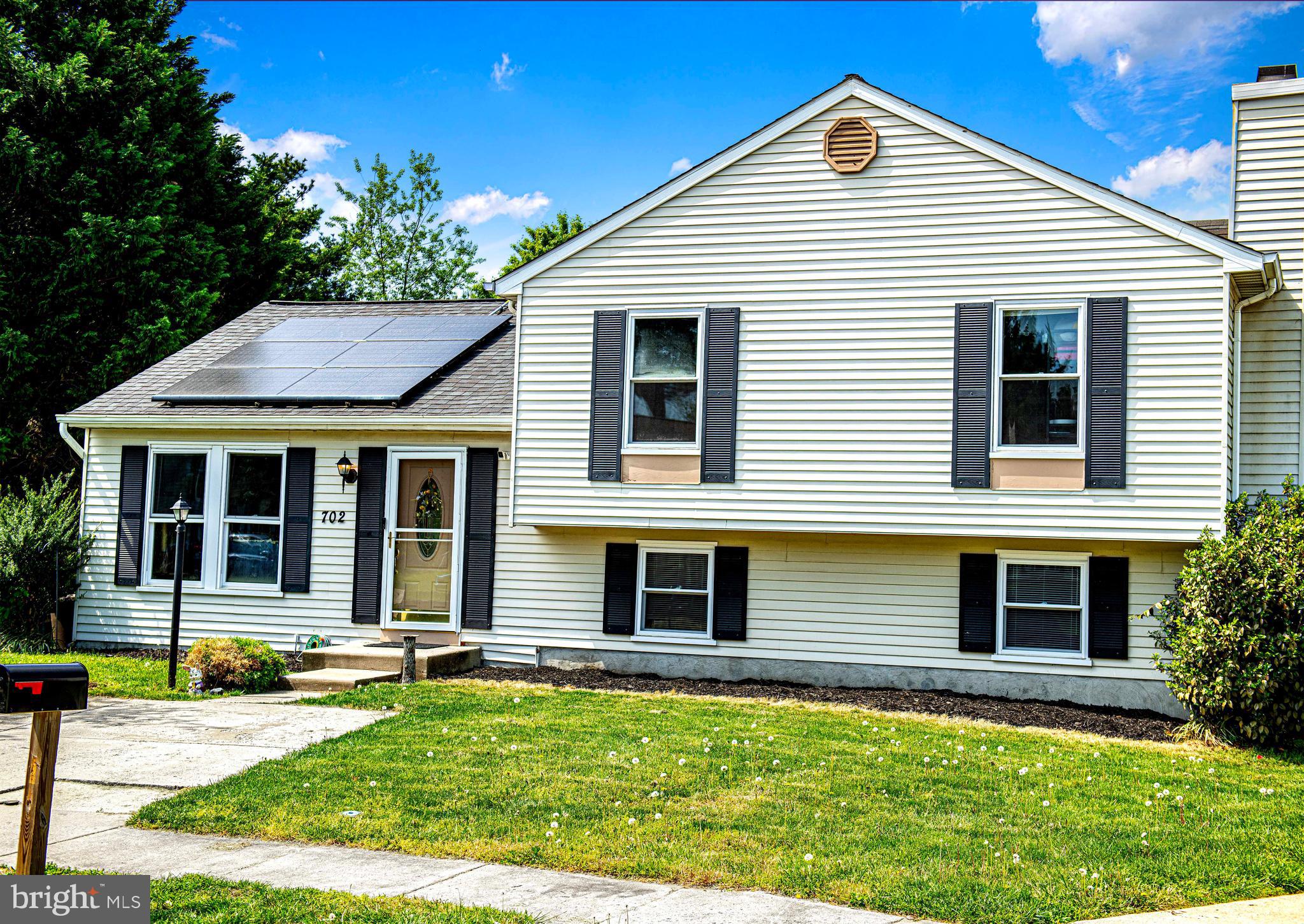 702 RAINBOW COURT
