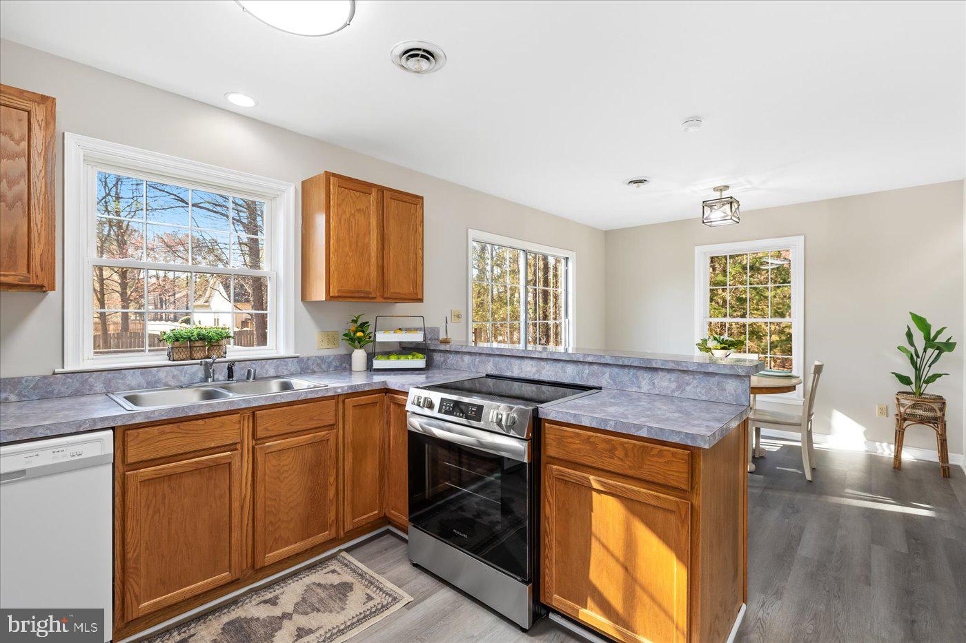 RIVERSIDE MEADOWS - Residential