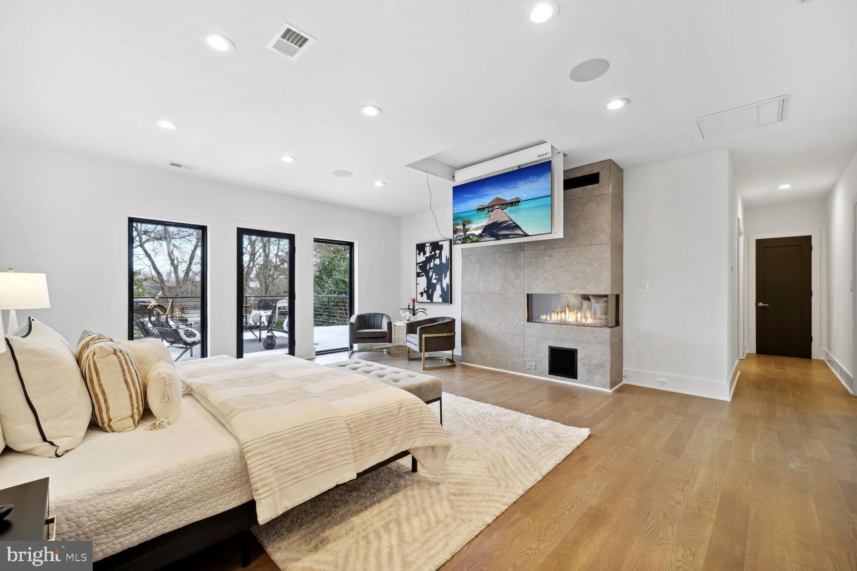 BROYHILL LANGLEY ESTATES - Residential