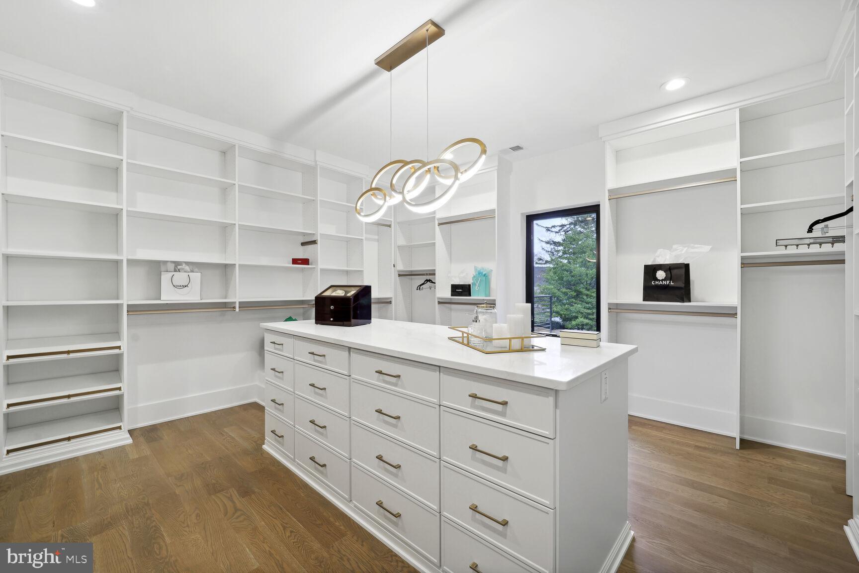 BROYHILL LANGLEY ESTATES - Residential