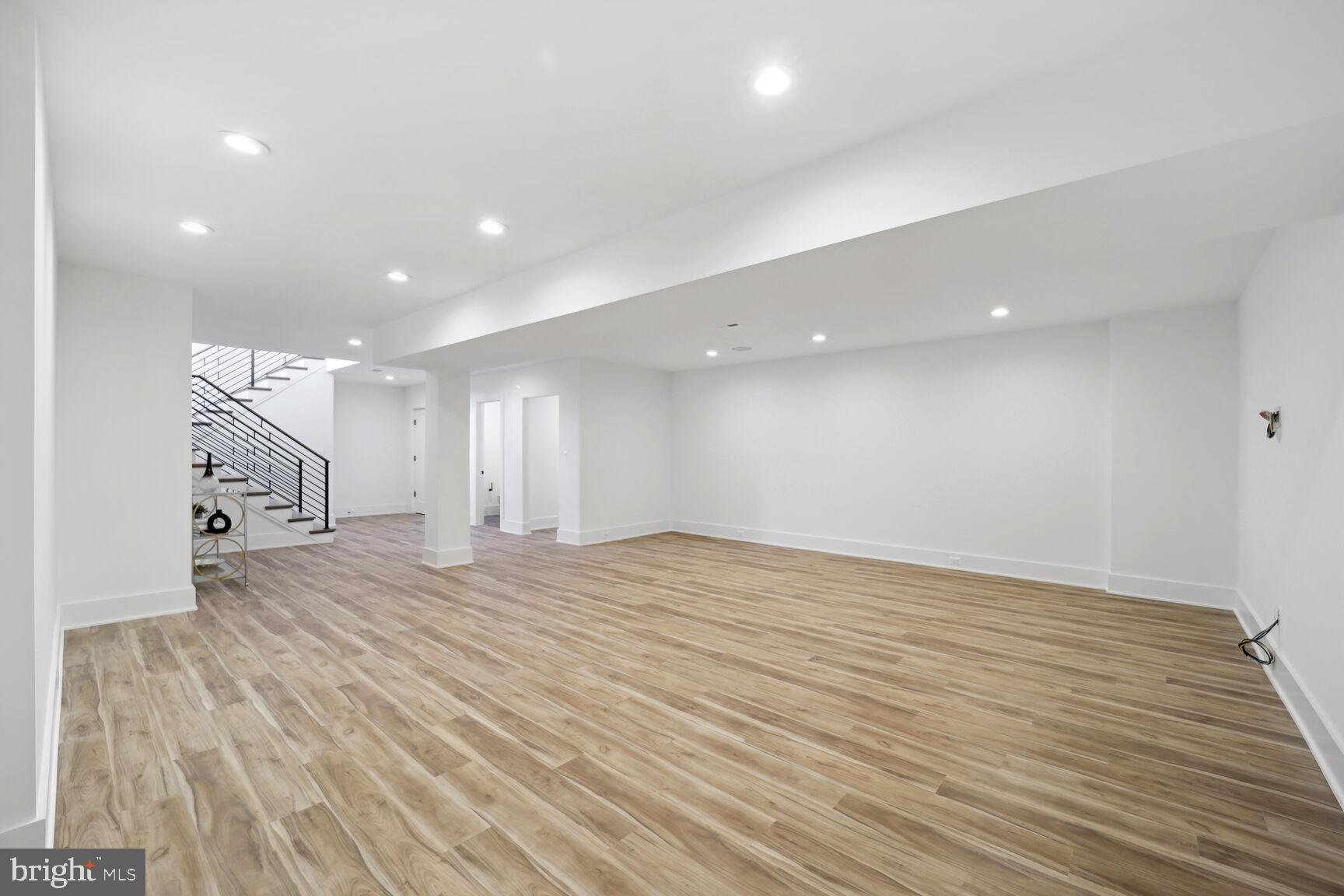 BROYHILL LANGLEY ESTATES - Residential