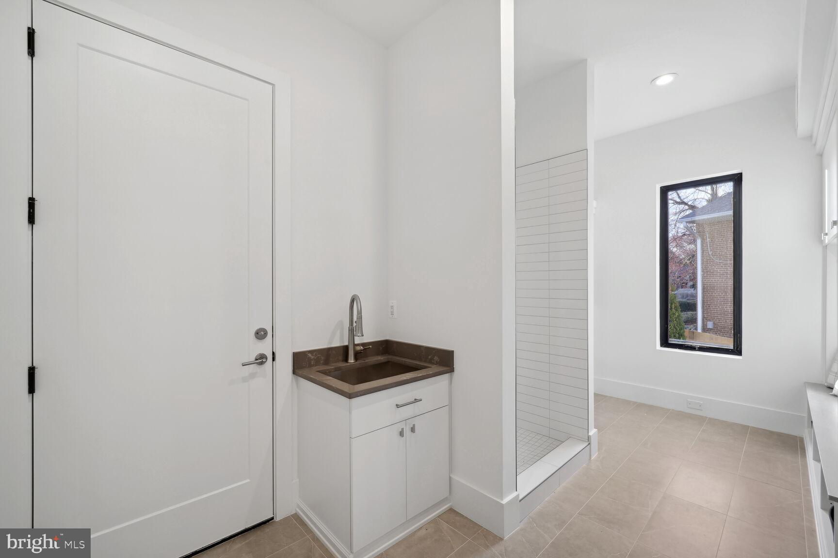 BROYHILL LANGLEY ESTATES - Residential