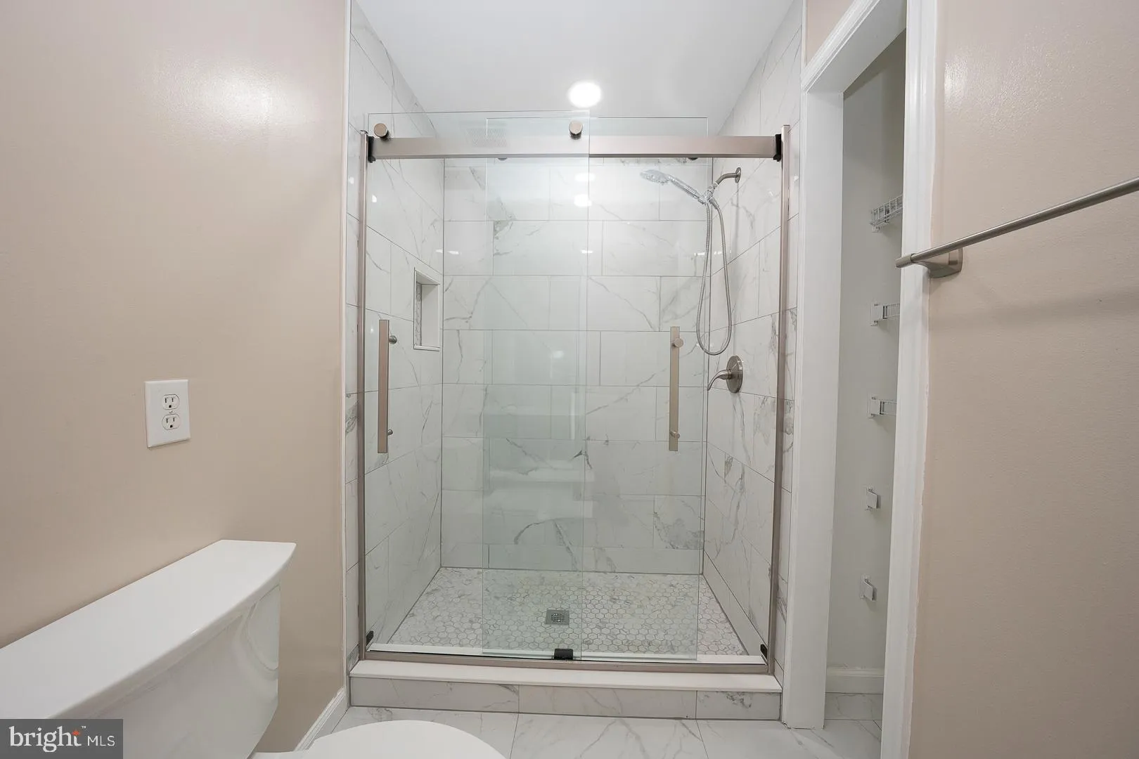 Chester Springs, Pennsylvania 19425, United States, 4 Bedrooms Bedrooms, ,4 BathroomsBathrooms,Residential,Pending,118484