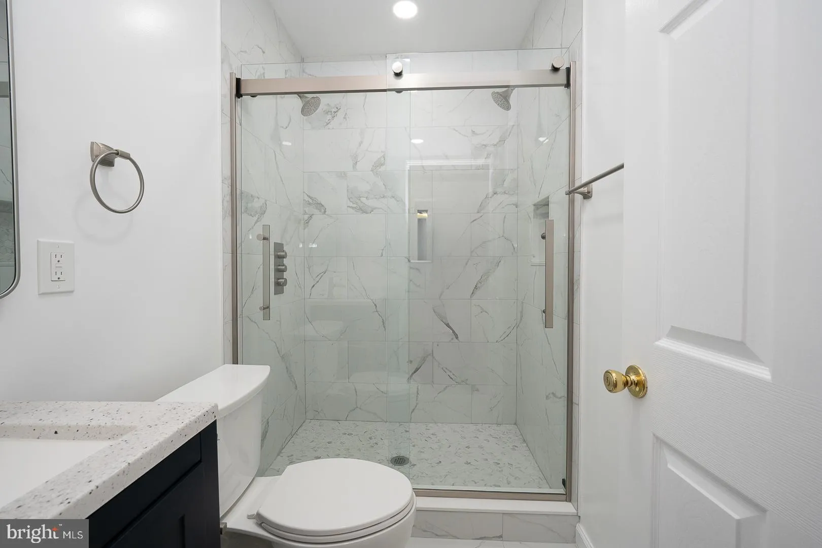 Chester Springs, Pennsylvania 19425, United States, 4 Bedrooms Bedrooms, ,4 BathroomsBathrooms,Residential,Pending,118484