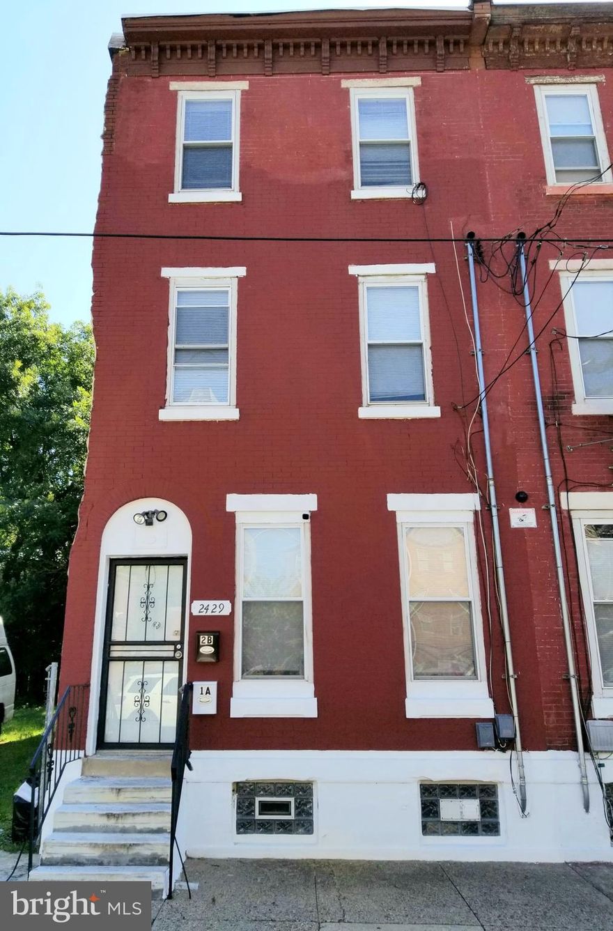 Come see this recently renovated 2 story apartment located close to Temple University.  This beautiful unit has central air, a new kitchen with stainless appliances, built in microwave, new washer and dryer and 1 1/2 bathrooms. You will access to the spacious rear yard. This is an ideal location close to the Liacouras Center and center city.