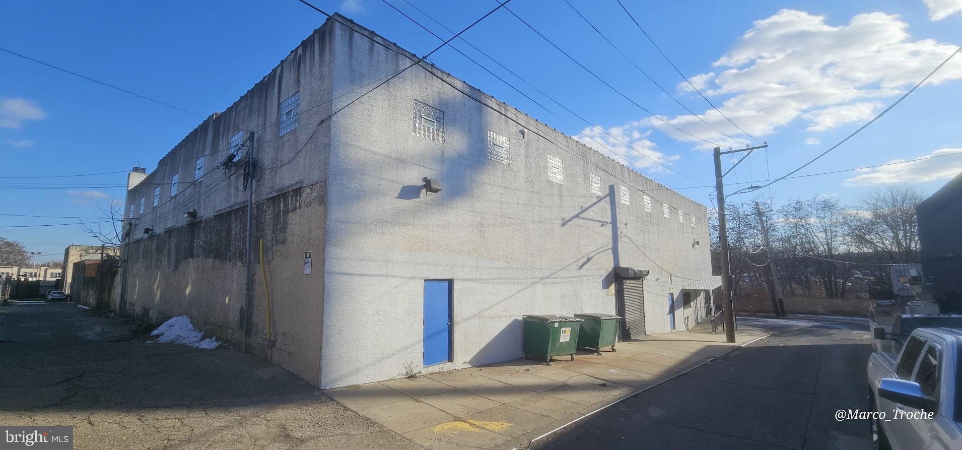 543 W COURTLAND STREET 53