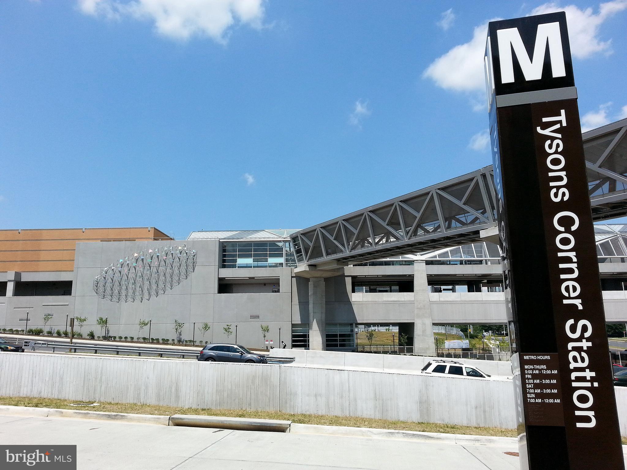 FOUNTAINS AT MCLEAN - Residential