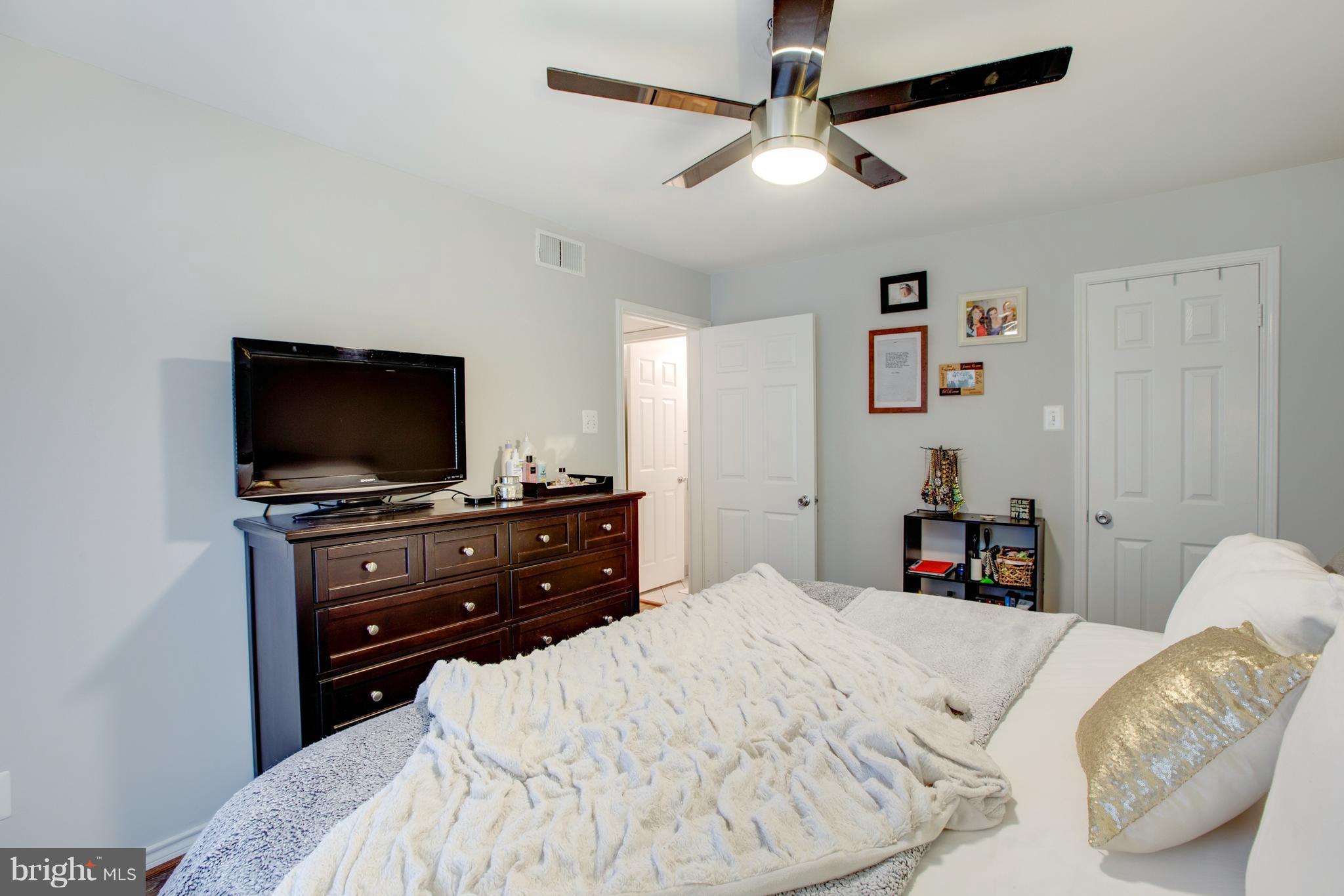 FOUNTAINS AT MCLEAN - Residential