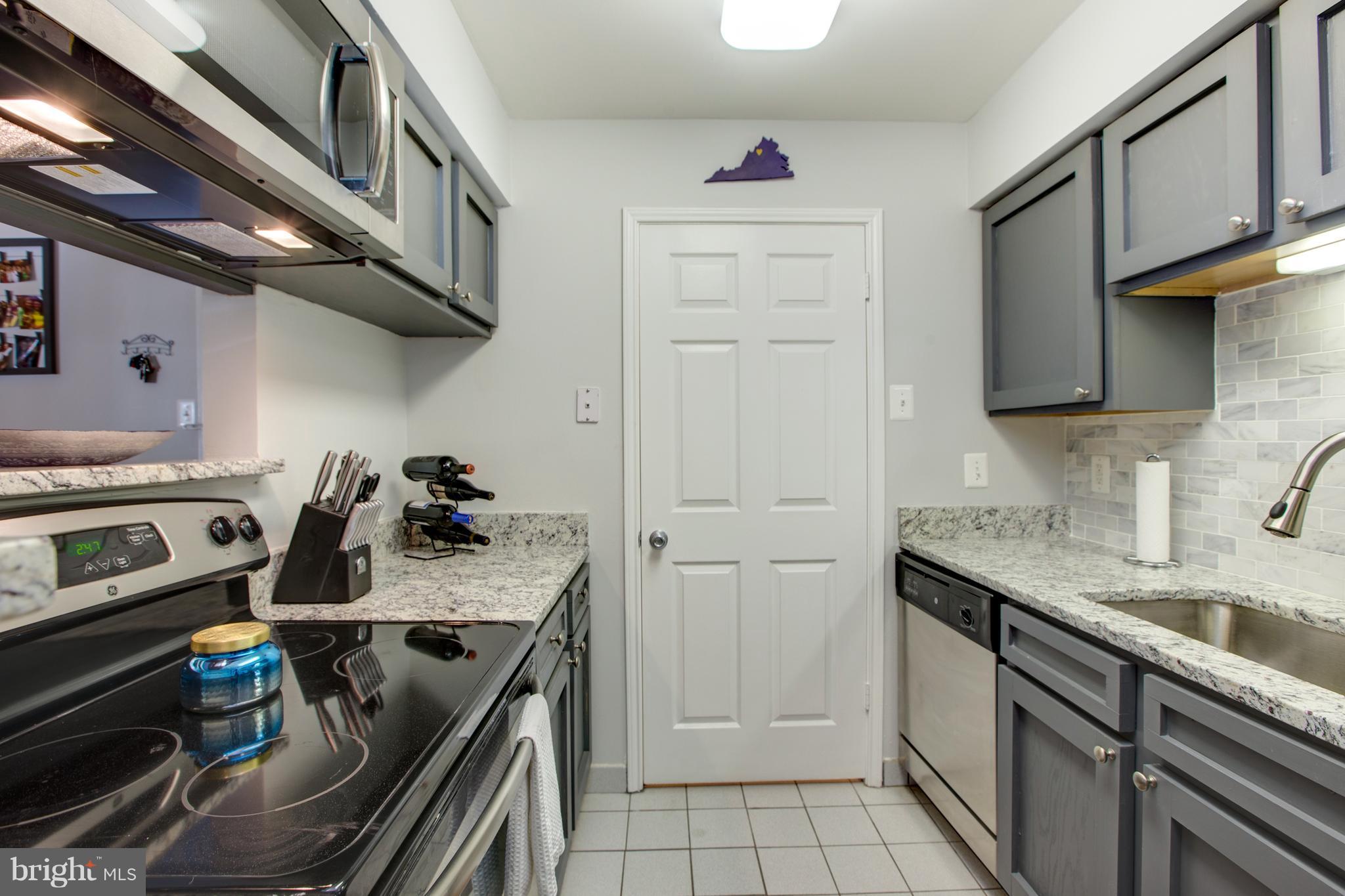 FOUNTAINS AT MCLEAN - Residential