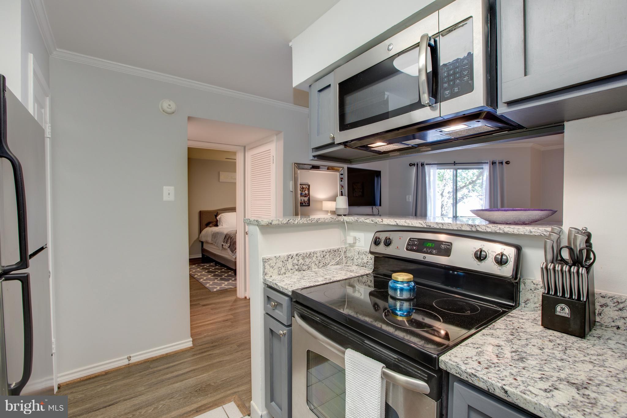 FOUNTAINS AT MCLEAN - Residential