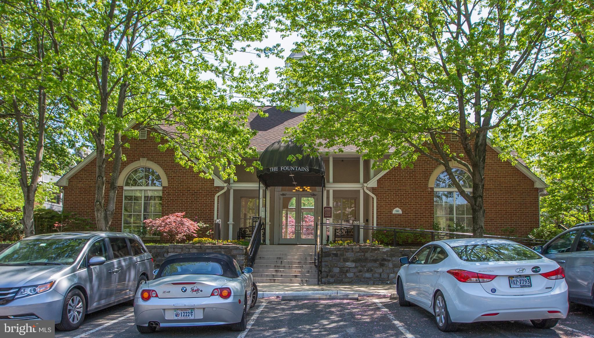 FOUNTAINS AT MCLEAN - Residential
