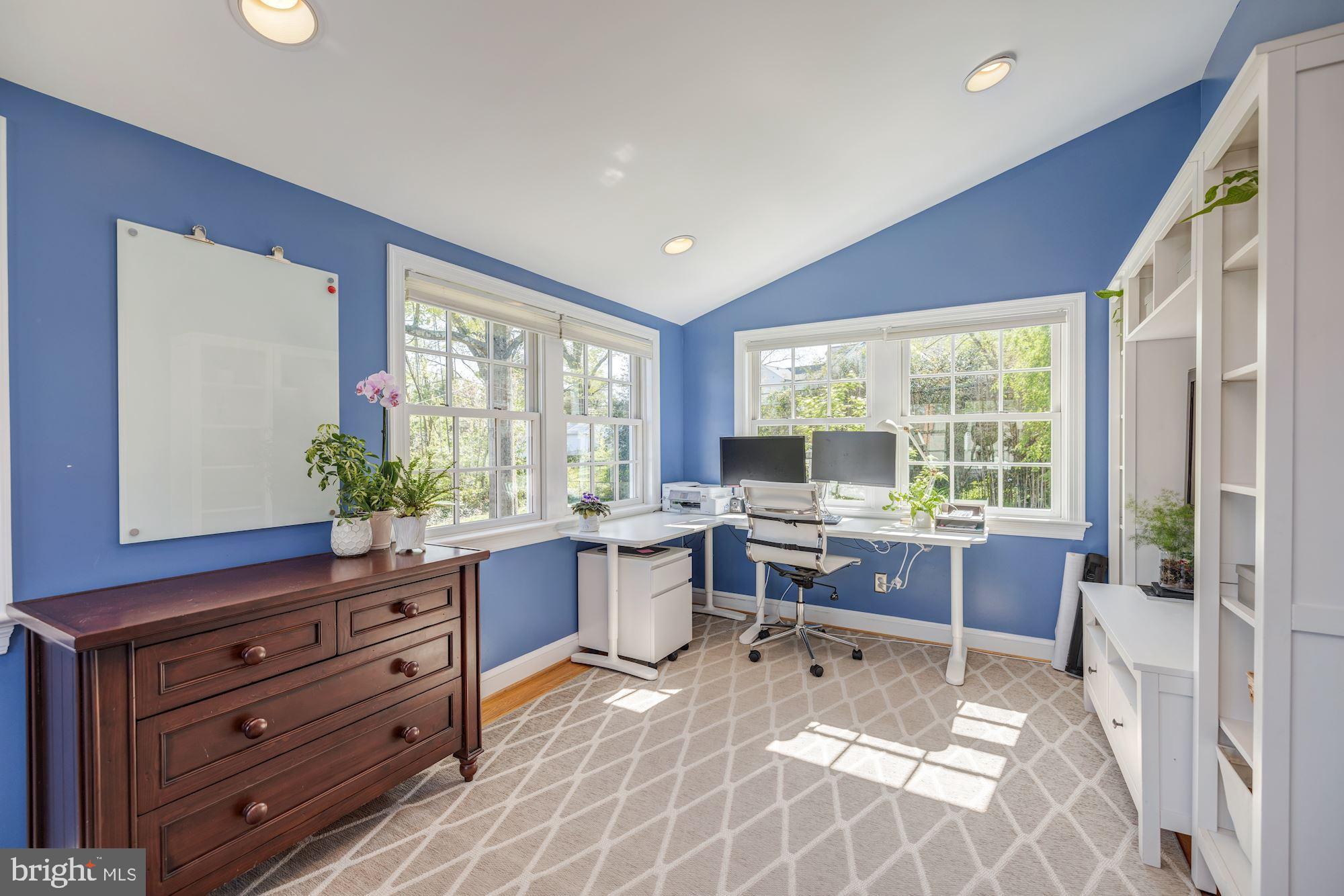 BERKSHIRE OAKWOOD - Residential