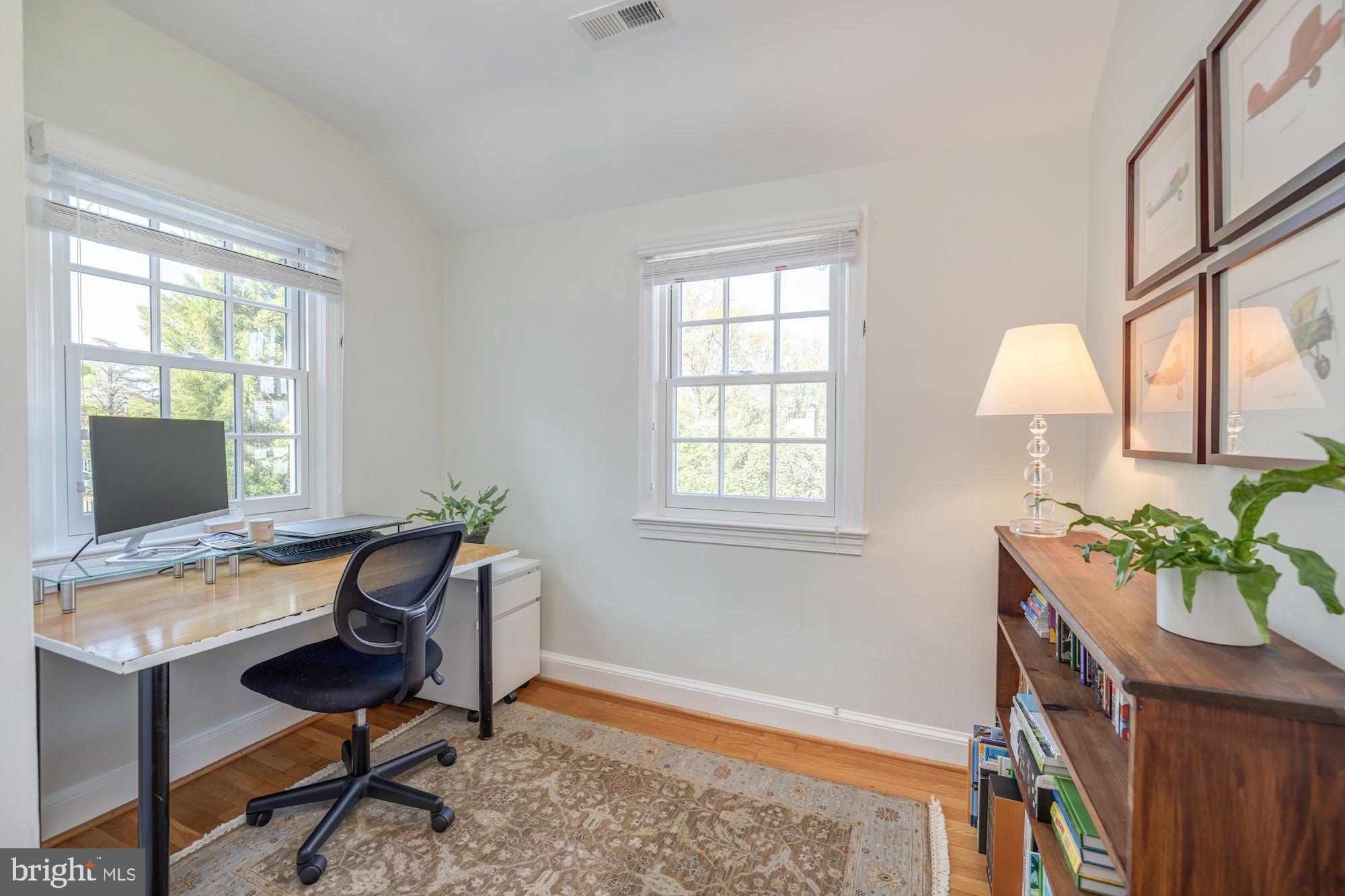 BERKSHIRE OAKWOOD - Residential