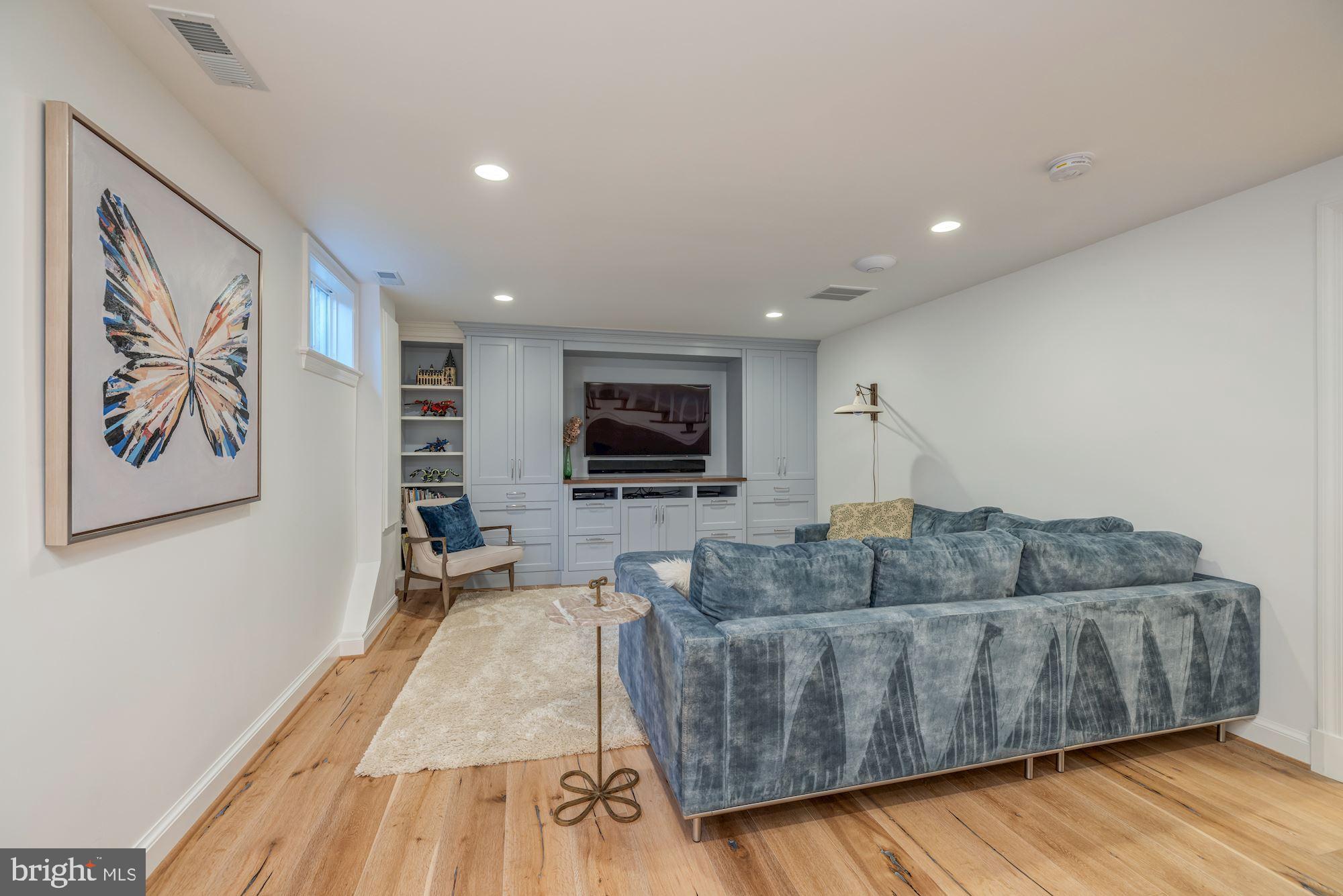 BERKSHIRE OAKWOOD - Residential