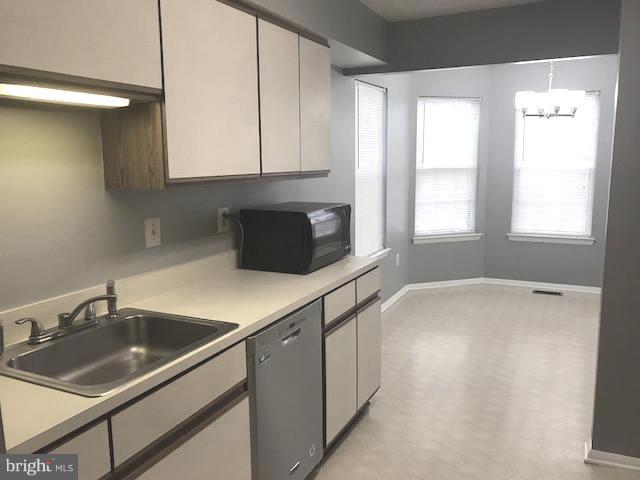 CHESTERFIELD GARDEN CONDOMINIUM - Residential Lease