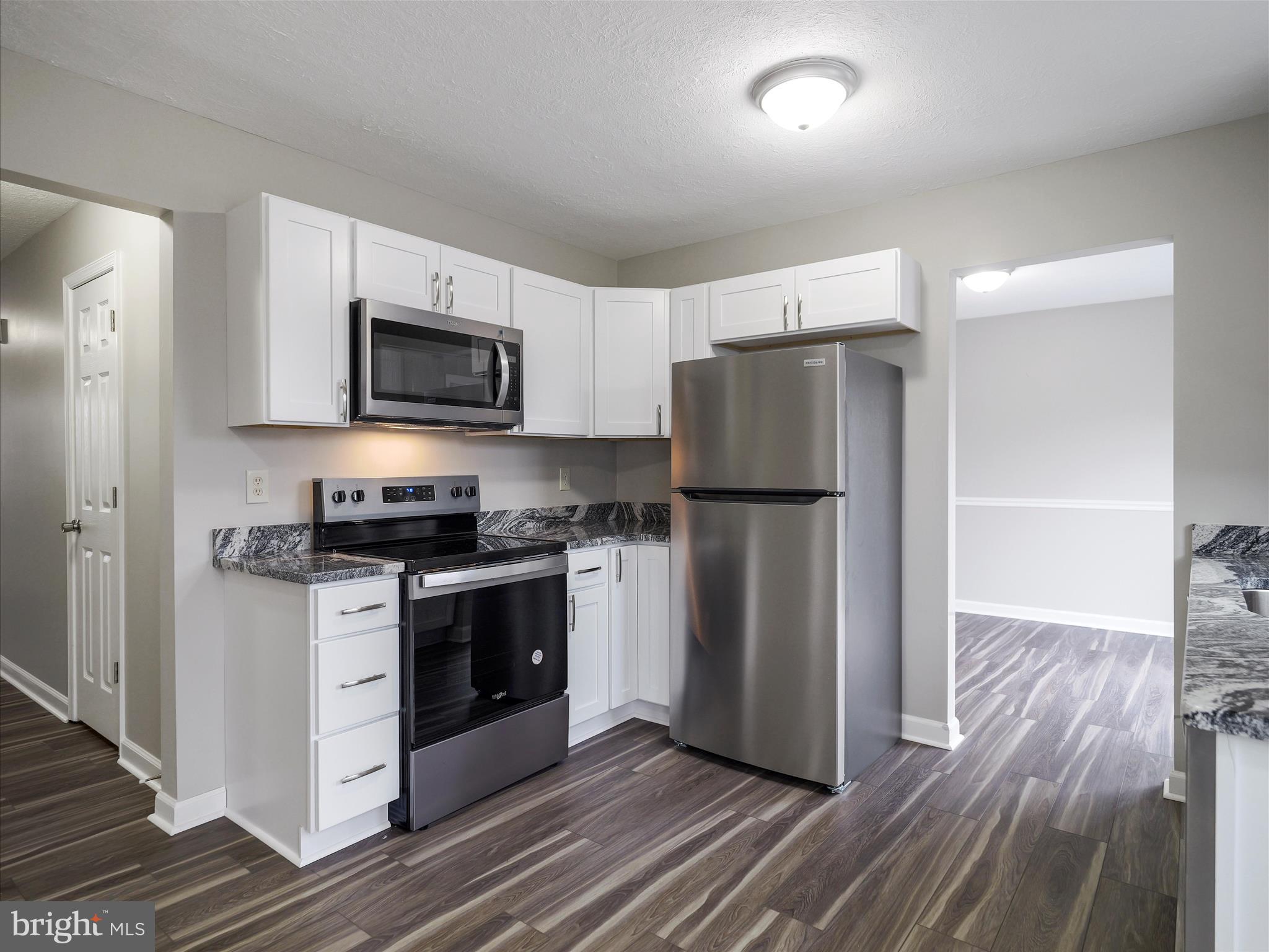 CLUBHOUSE MANOR - Residential