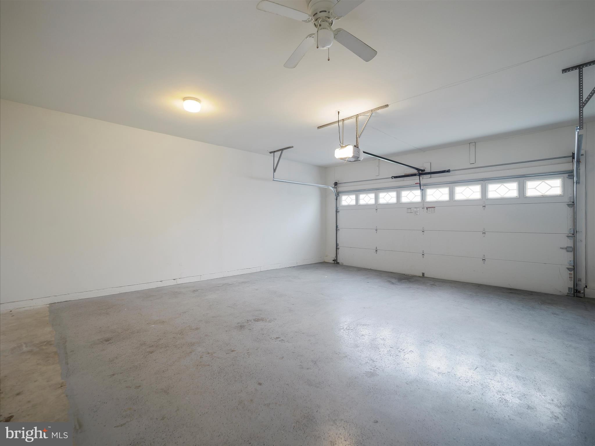 CLUBHOUSE MANOR - Residential