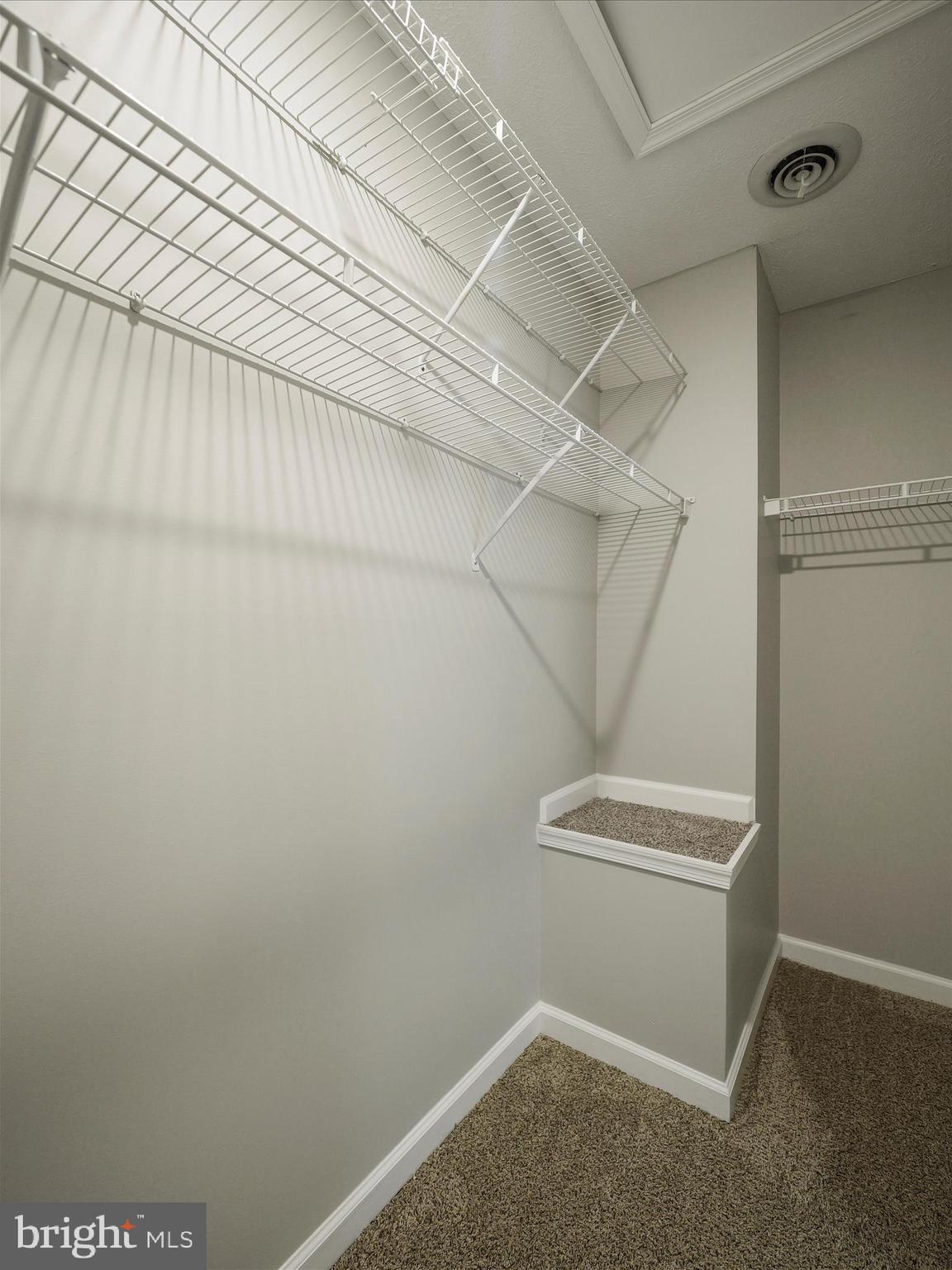 CLUBHOUSE MANOR - Residential