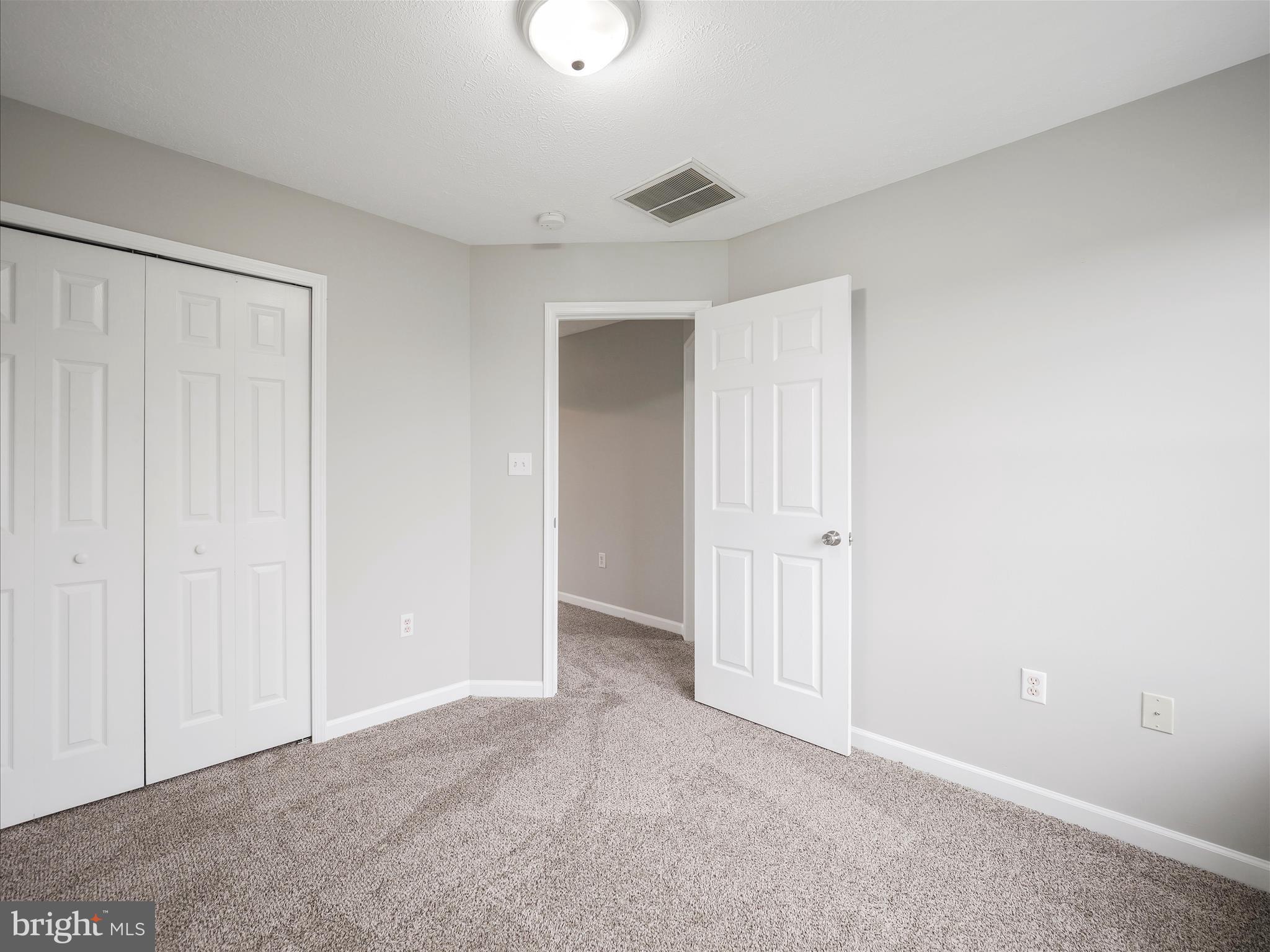 CLUBHOUSE MANOR - Residential