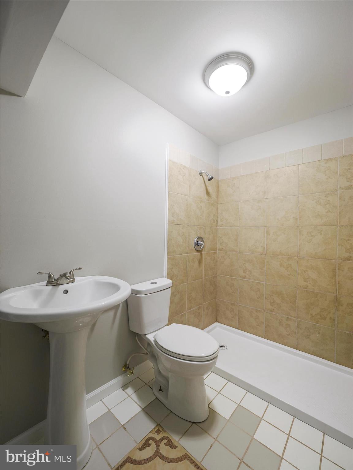 CLUBHOUSE MANOR - Residential