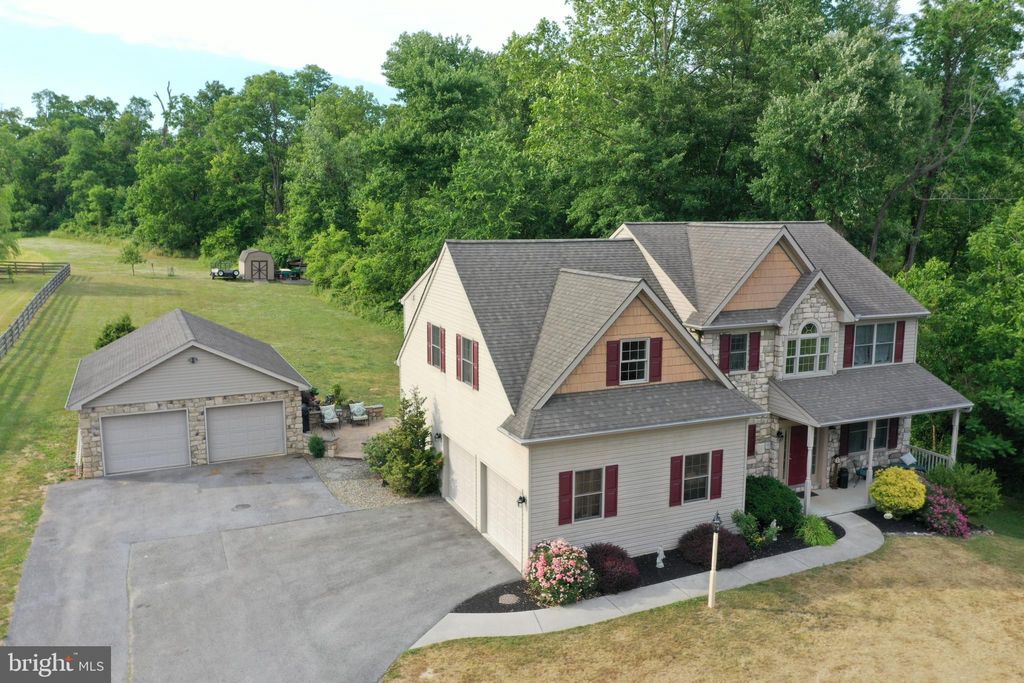 Photo of 113 FAWN DR, ELIZABETHTOWN, PA 17022 (MLS # PALA2036394)