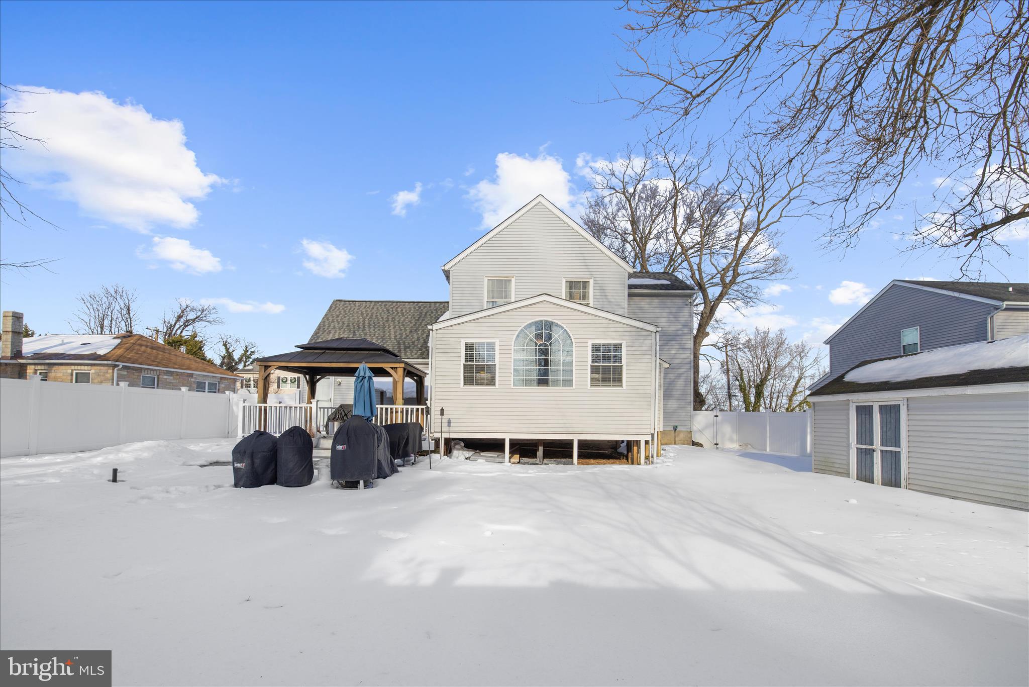 SILVER SANDS - Residential