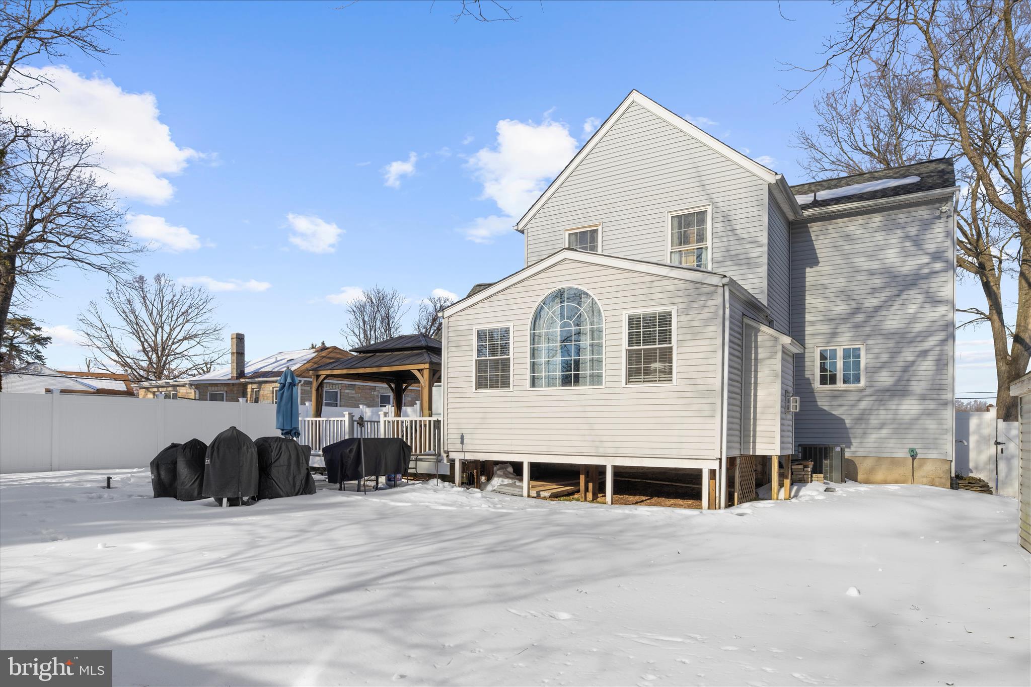 SILVER SANDS - Residential