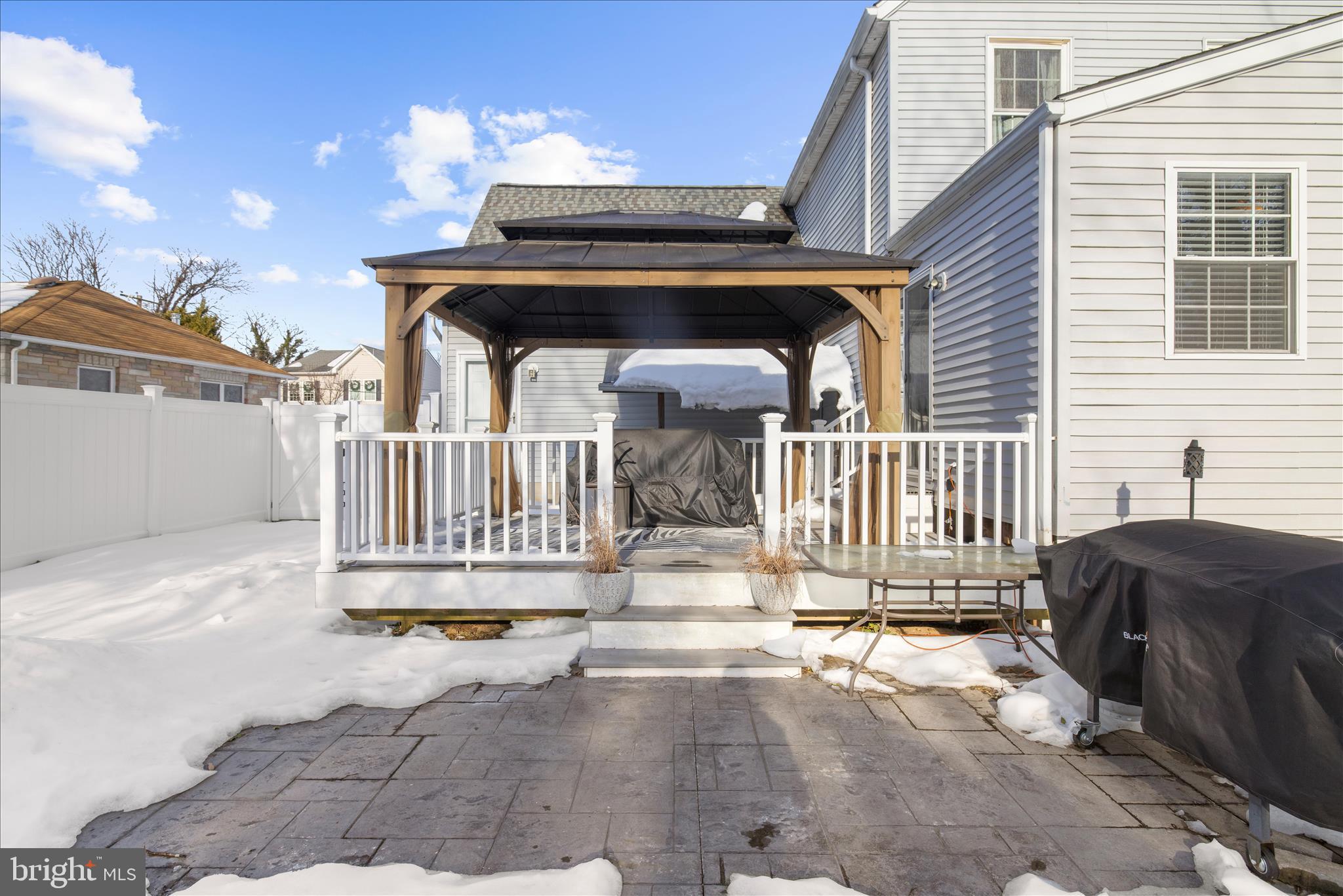 SILVER SANDS - Residential