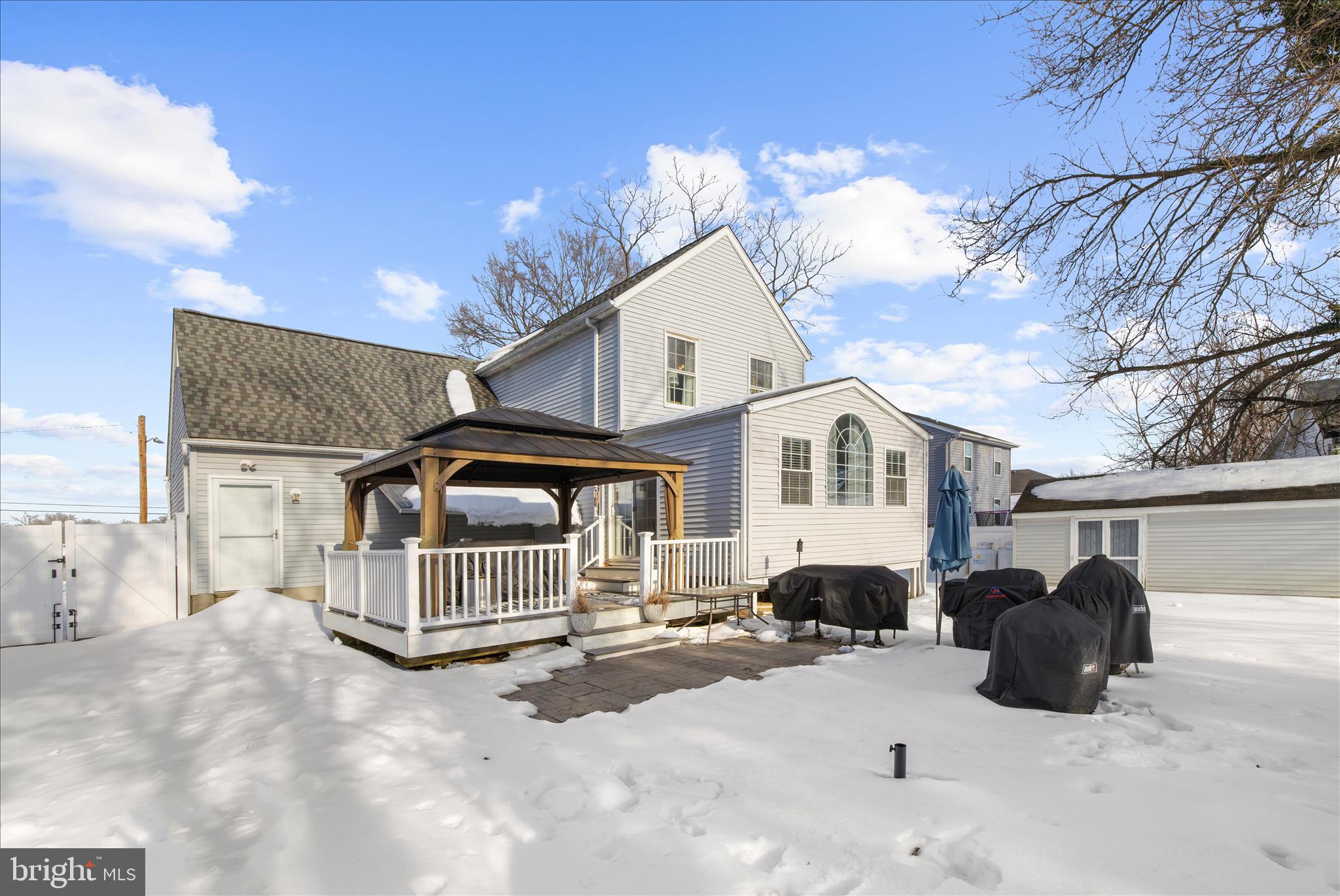 SILVER SANDS - Residential