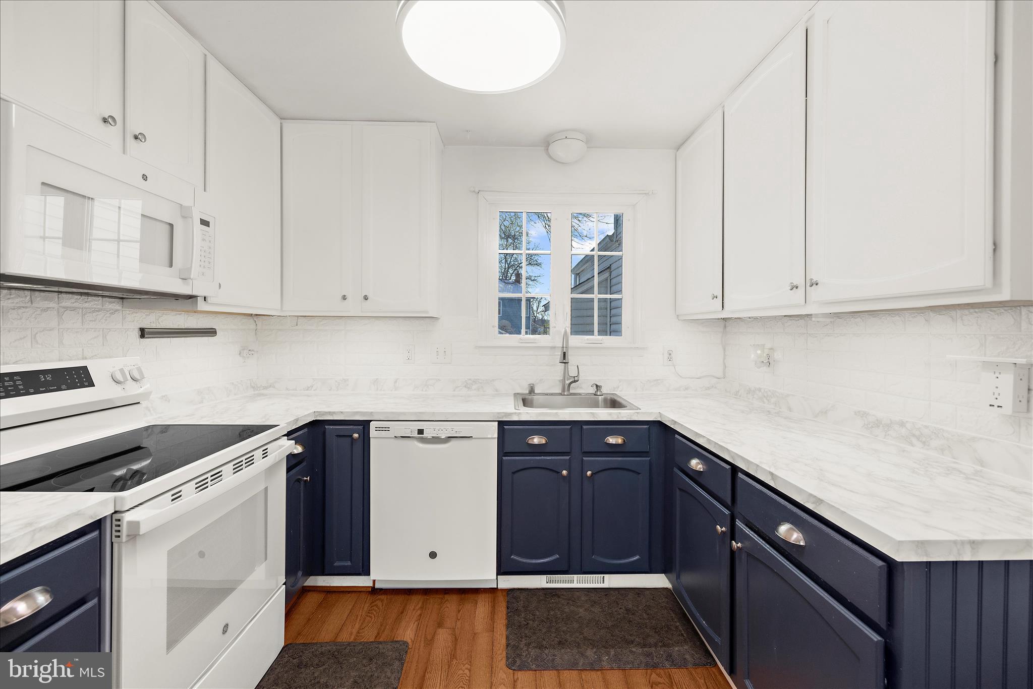 SILVER SANDS - Residential