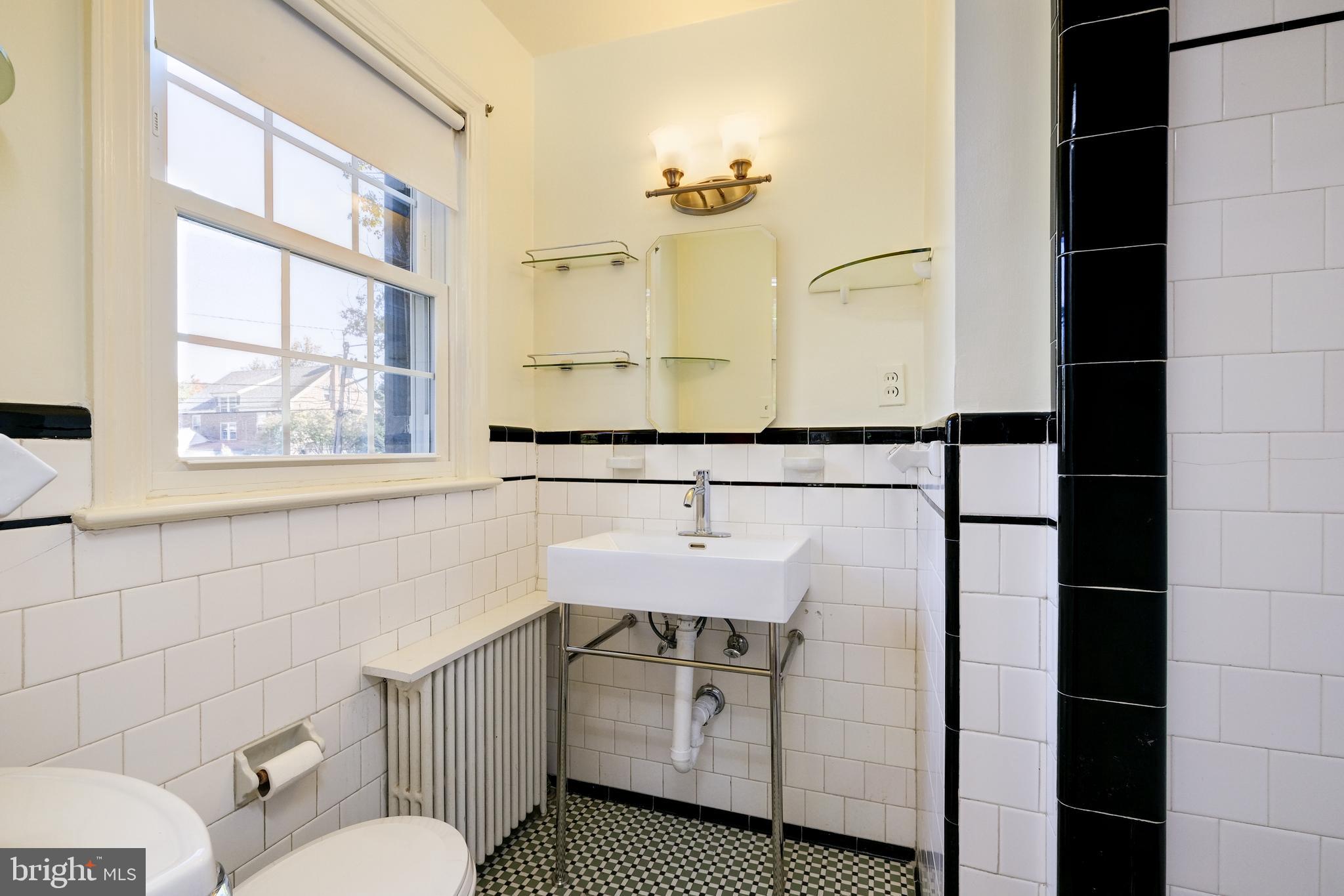 EDGEMOOR - Residential Lease