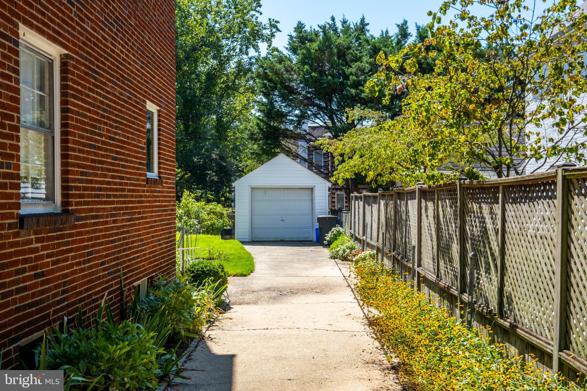 EDGEMOOR - Residential Lease