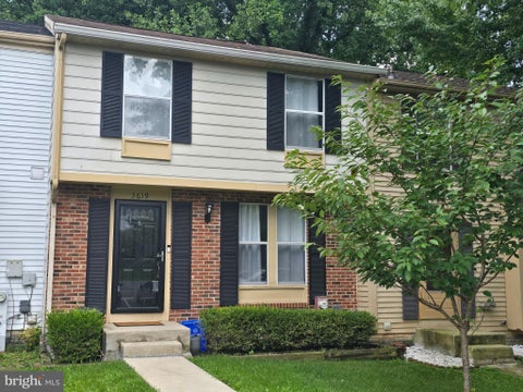 Townhouse For Rent - 3619 Autumn Glen Circle<br/> BURTONSVILLE, MD 20866
