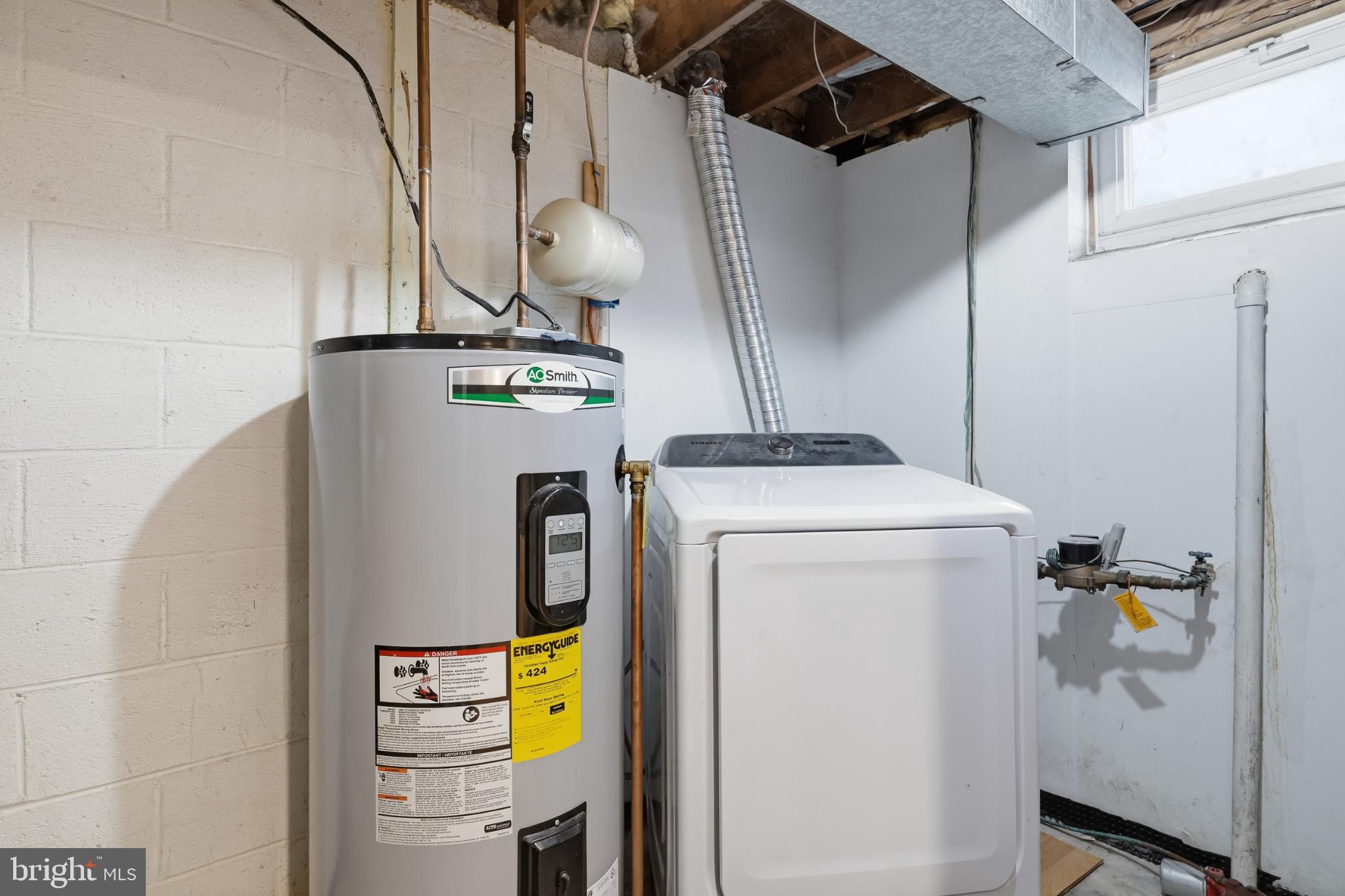 WHISPERING PINES - Residential