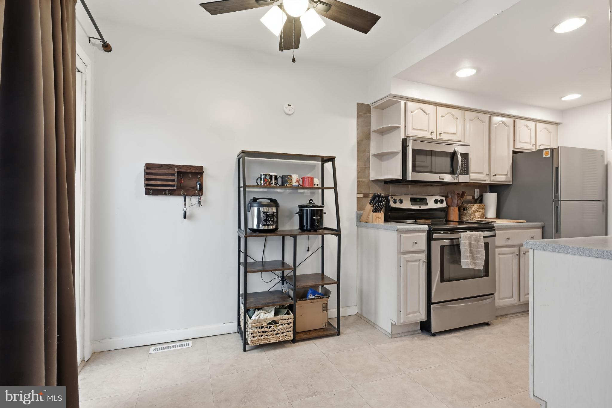 WHISPERING PINES - Residential