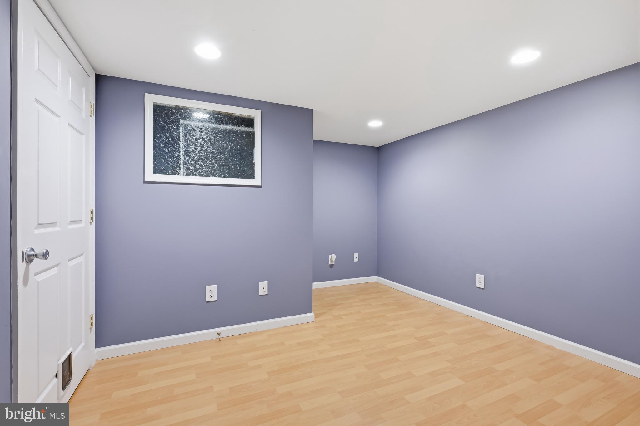 WHISPERING PINES - Residential