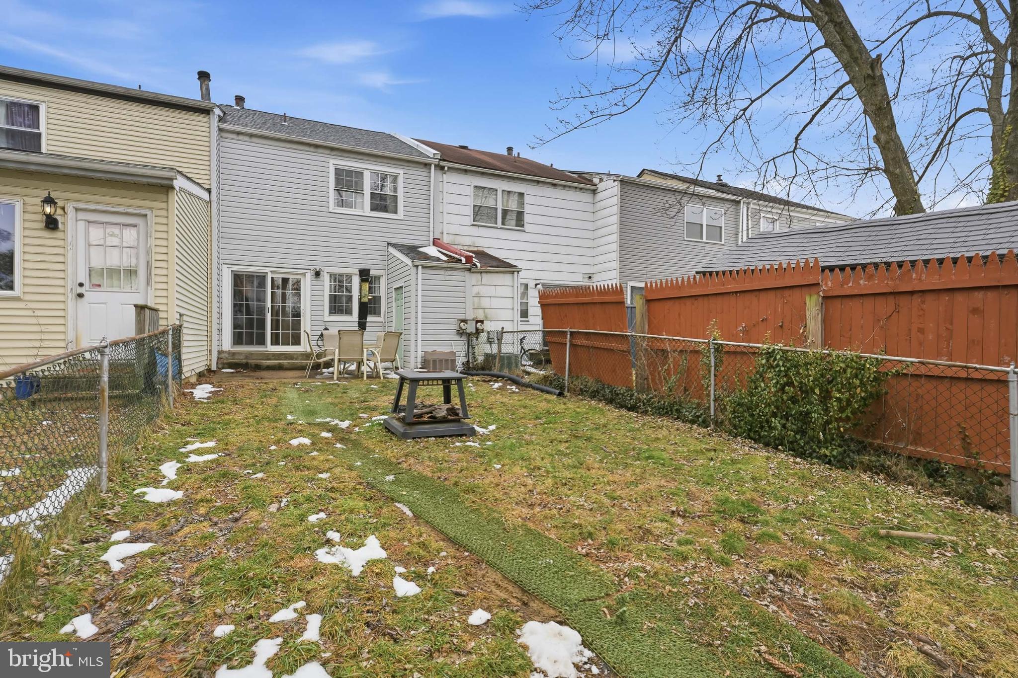 WHISPERING PINES - Residential