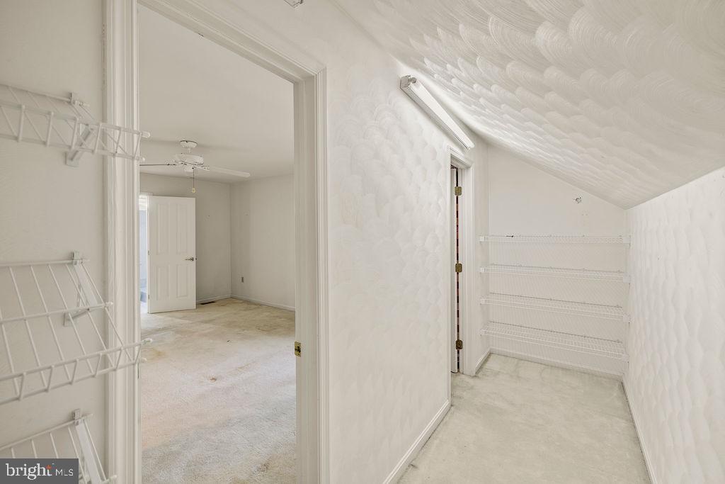 FARMS OF RND TOP - Residential