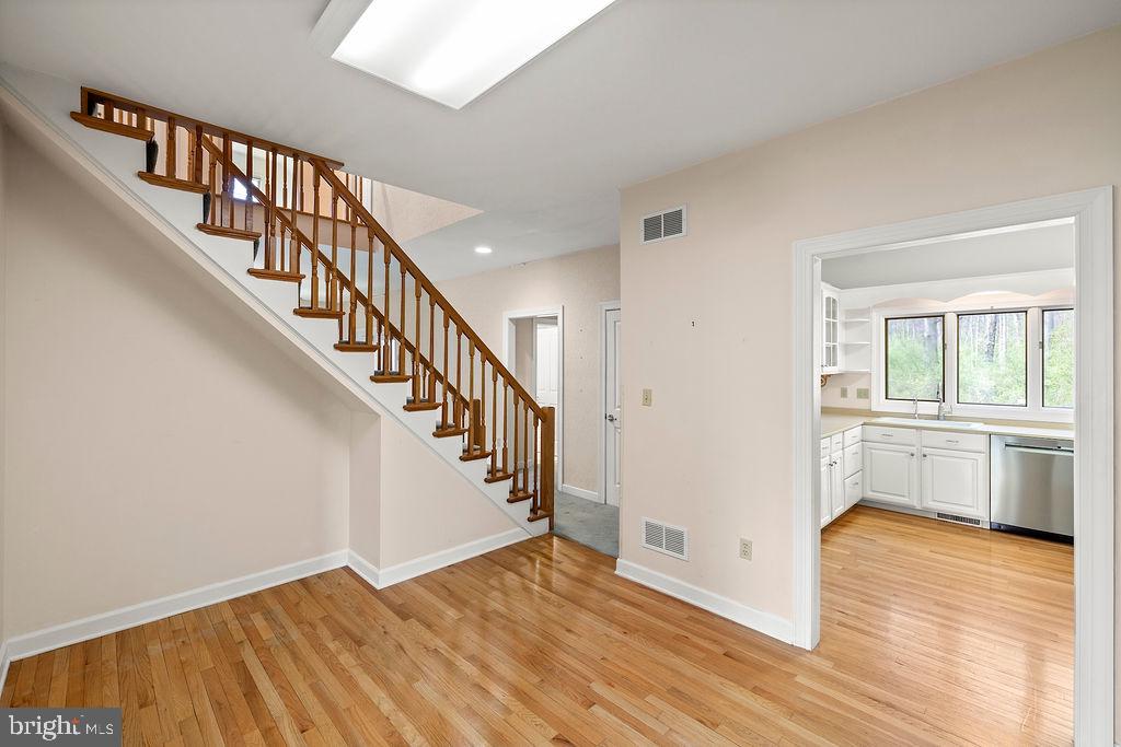 FARMS OF RND TOP - Residential